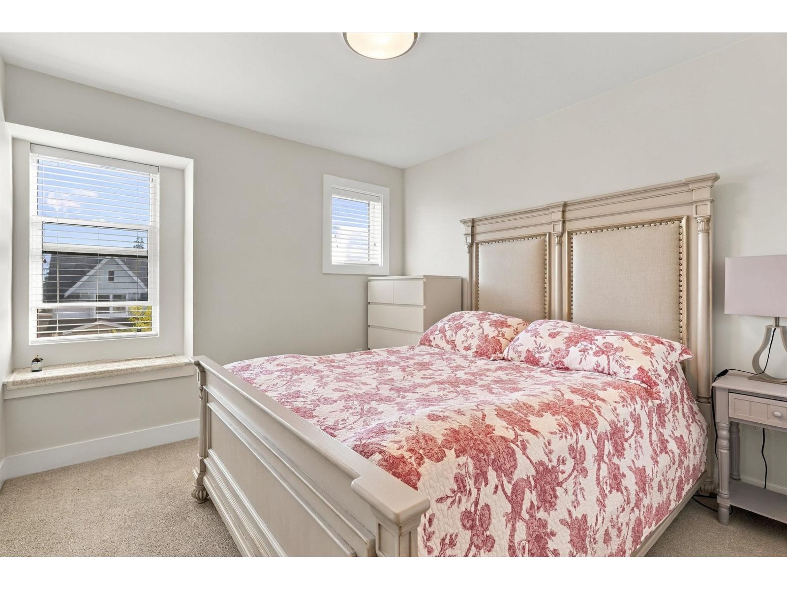 16475 21a Avenue Property Photo 15