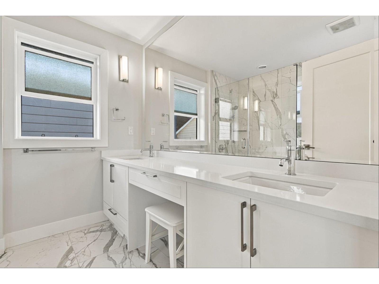 16475 21a Avenue Property Photo 17