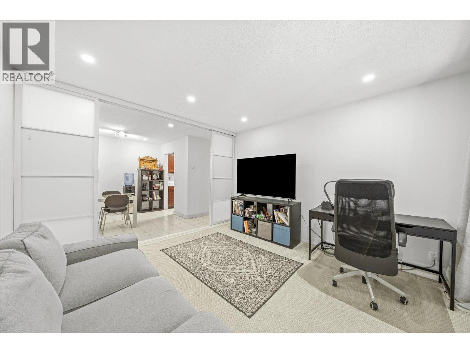 317 8511 Ackroyd Road Property Photo 7