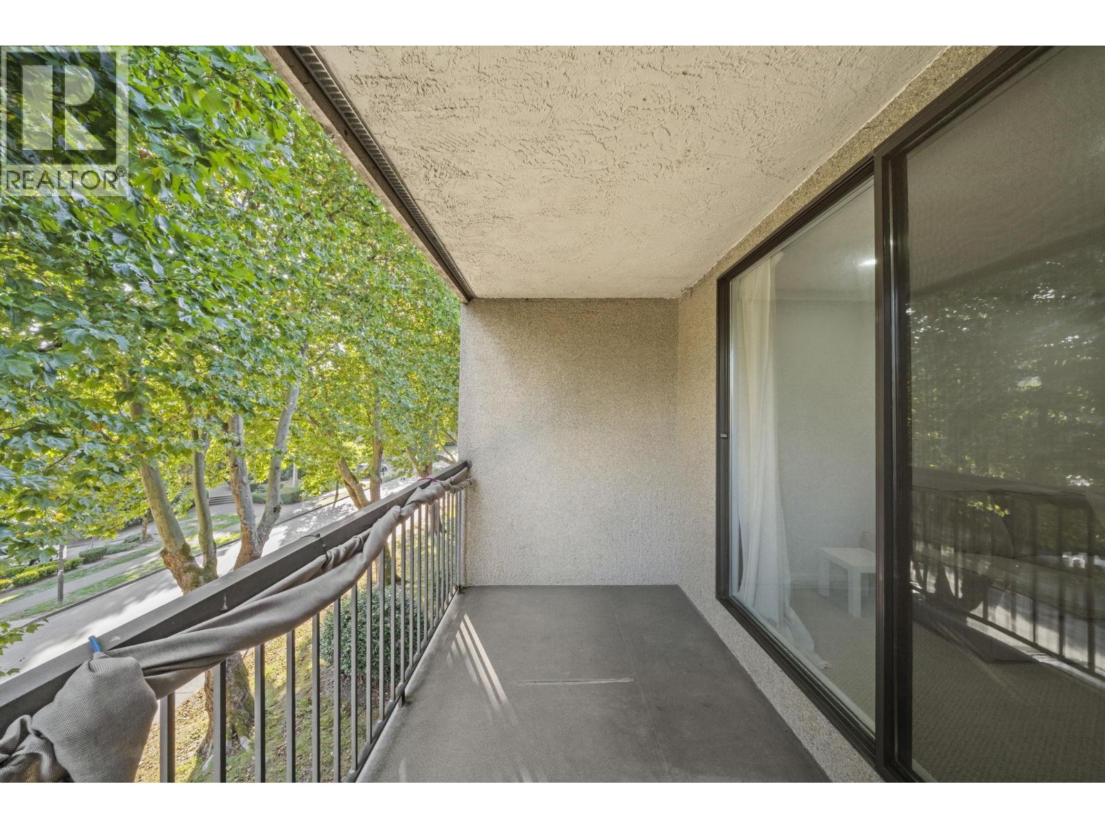 317 8511 Ackroyd Road Property Photo 10