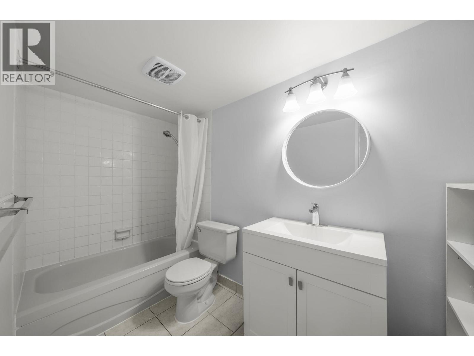 317 8511 Ackroyd Road Property Photo 14