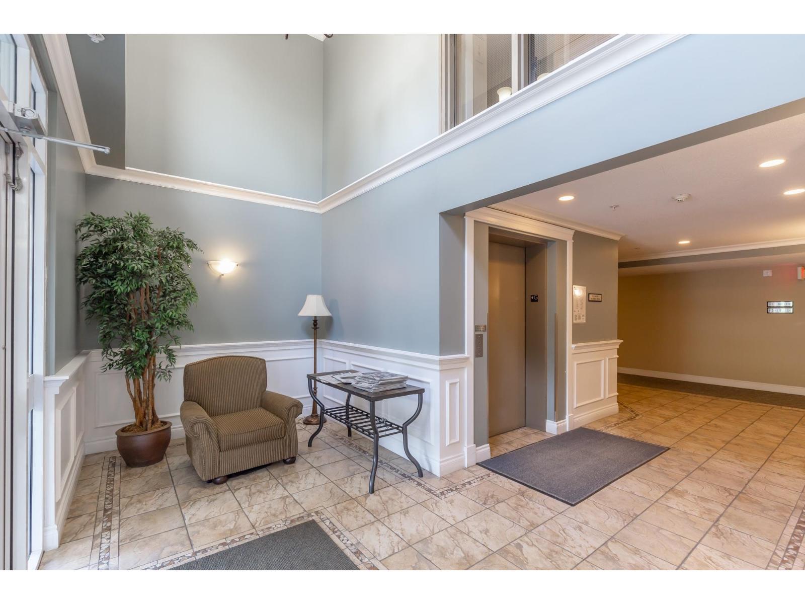 104 2581 Langdon Street Property Photo 6