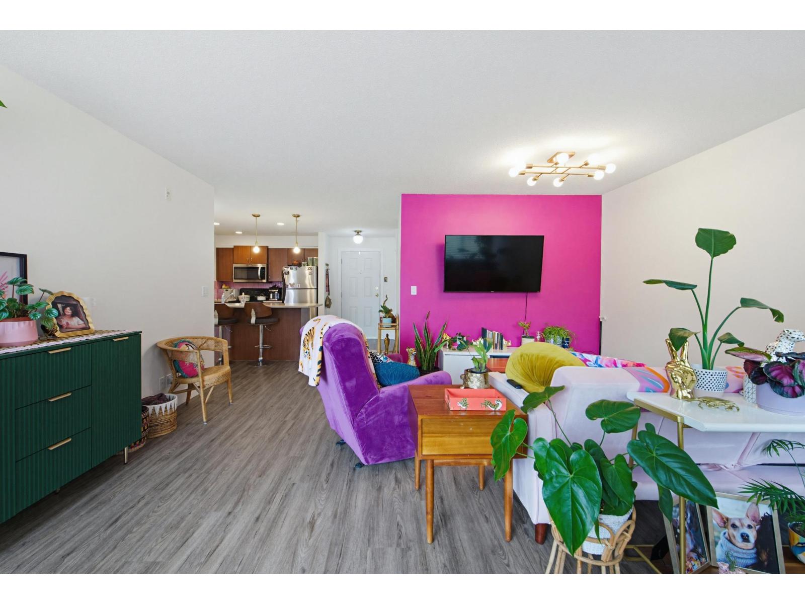 104 2581 Langdon Street Property Photo 11
