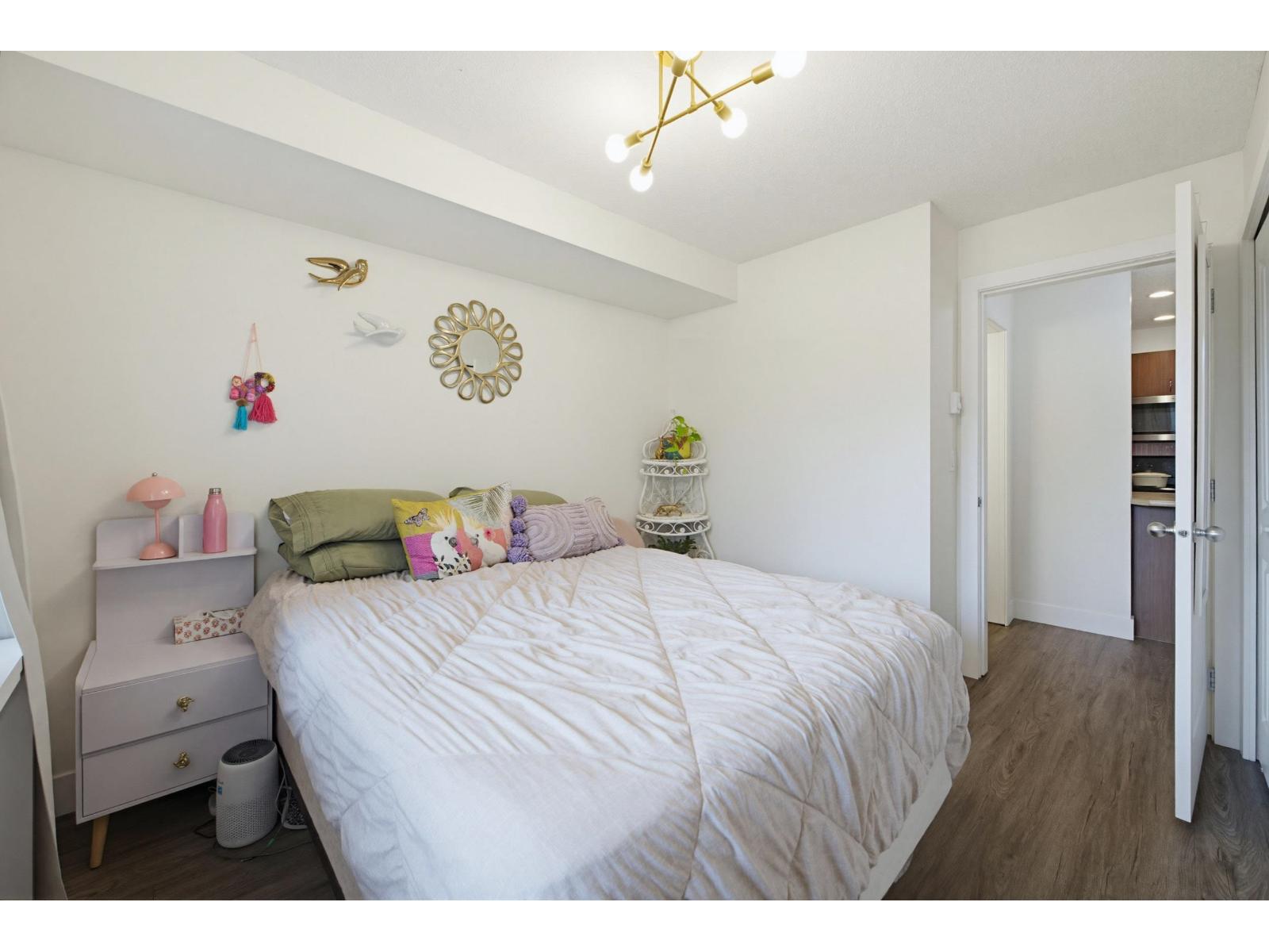 104 2581 Langdon Street Property Photo 25