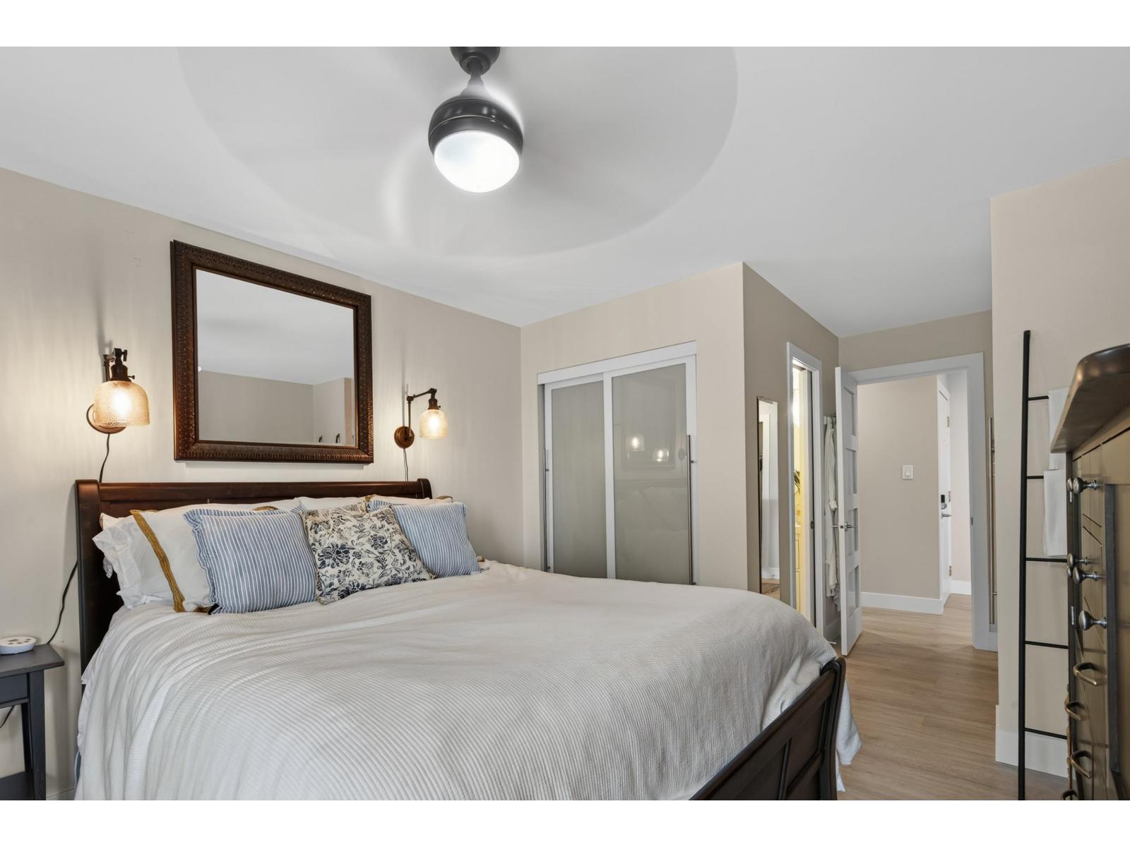 302 1290 Martin Street Property Photo 26
