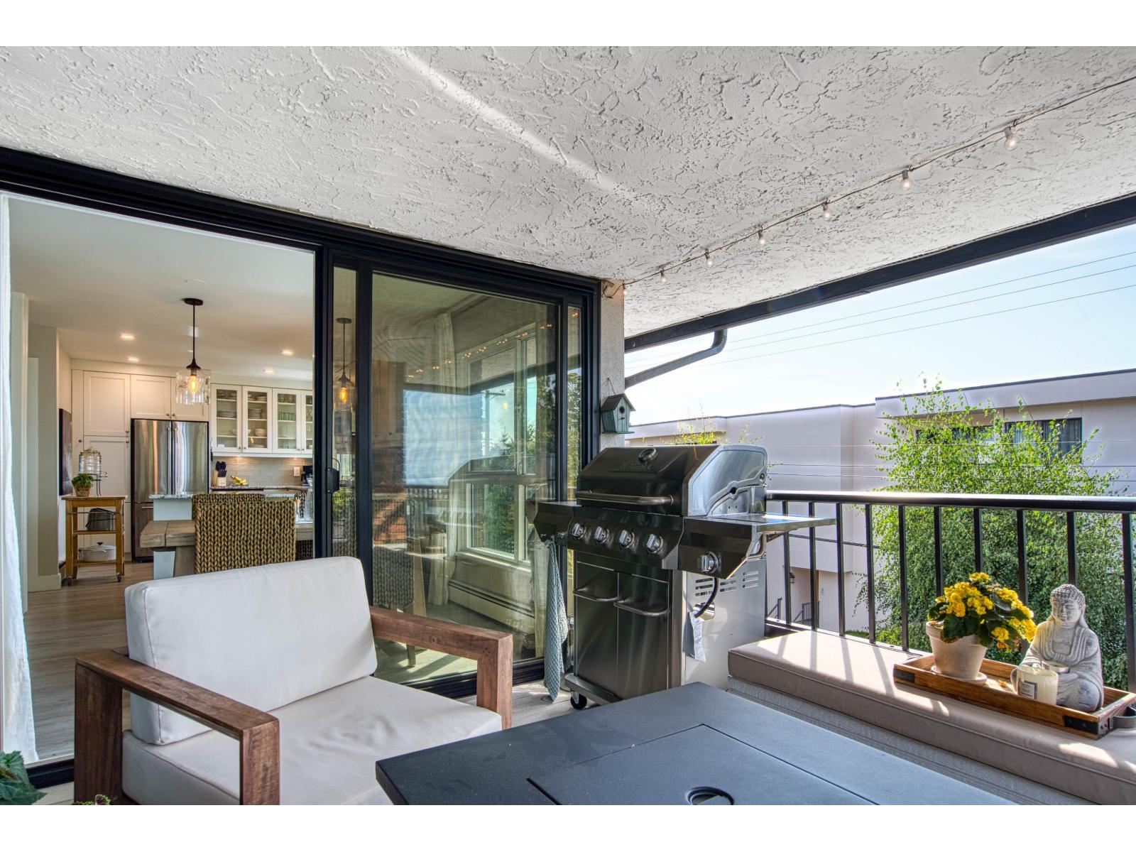 302 1290 Martin Street Property Photo 35