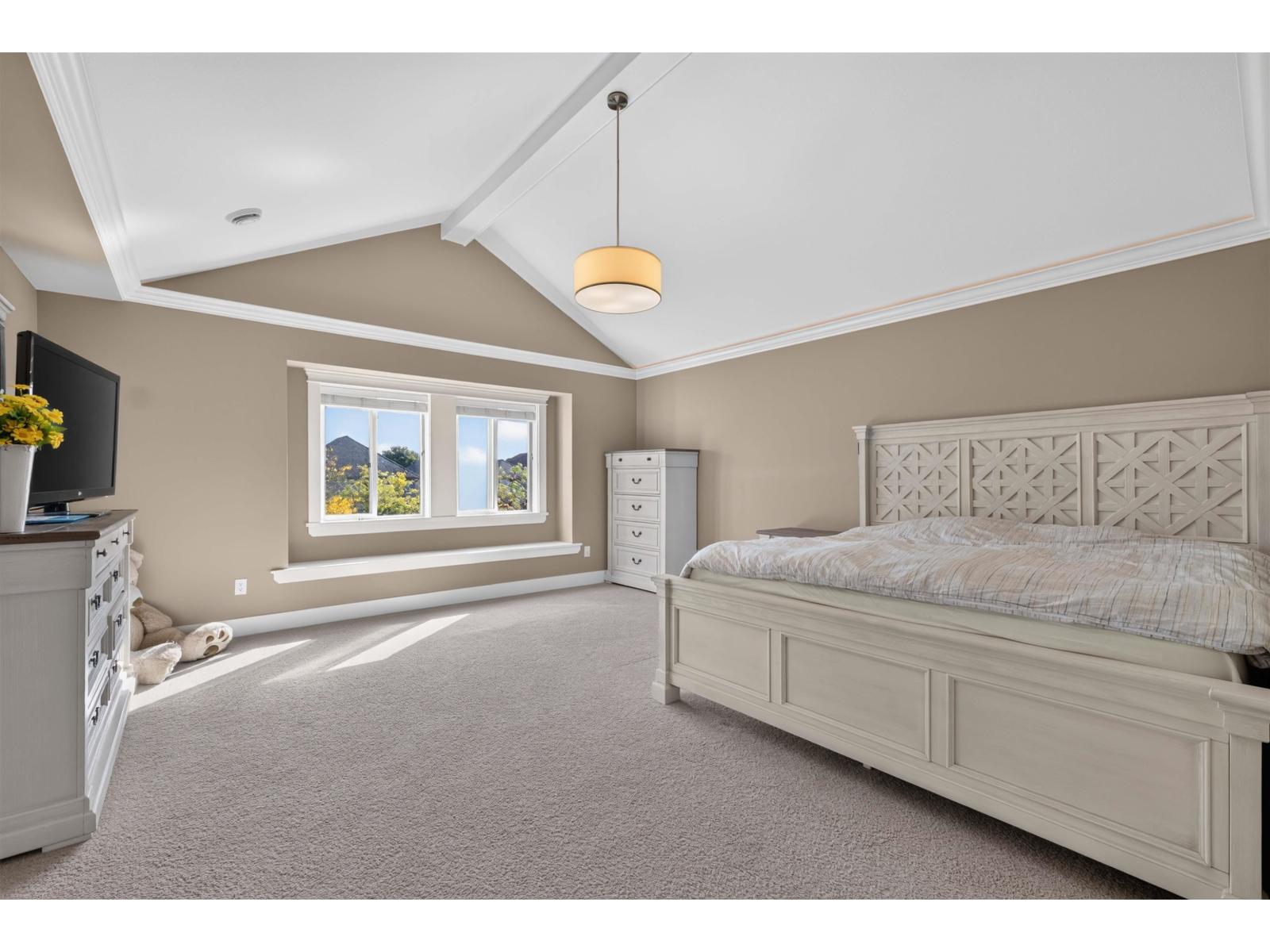 7296 198a Street Property Photo 24