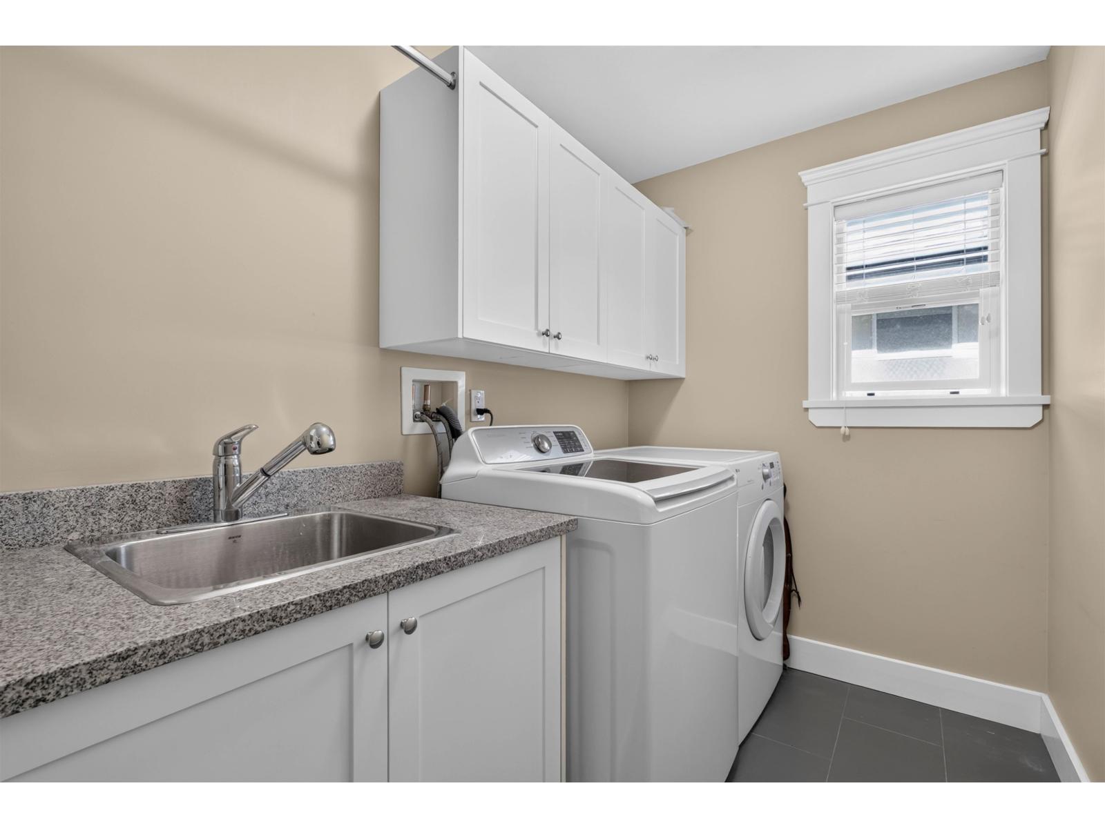 7296 198a Street Property Photo 38