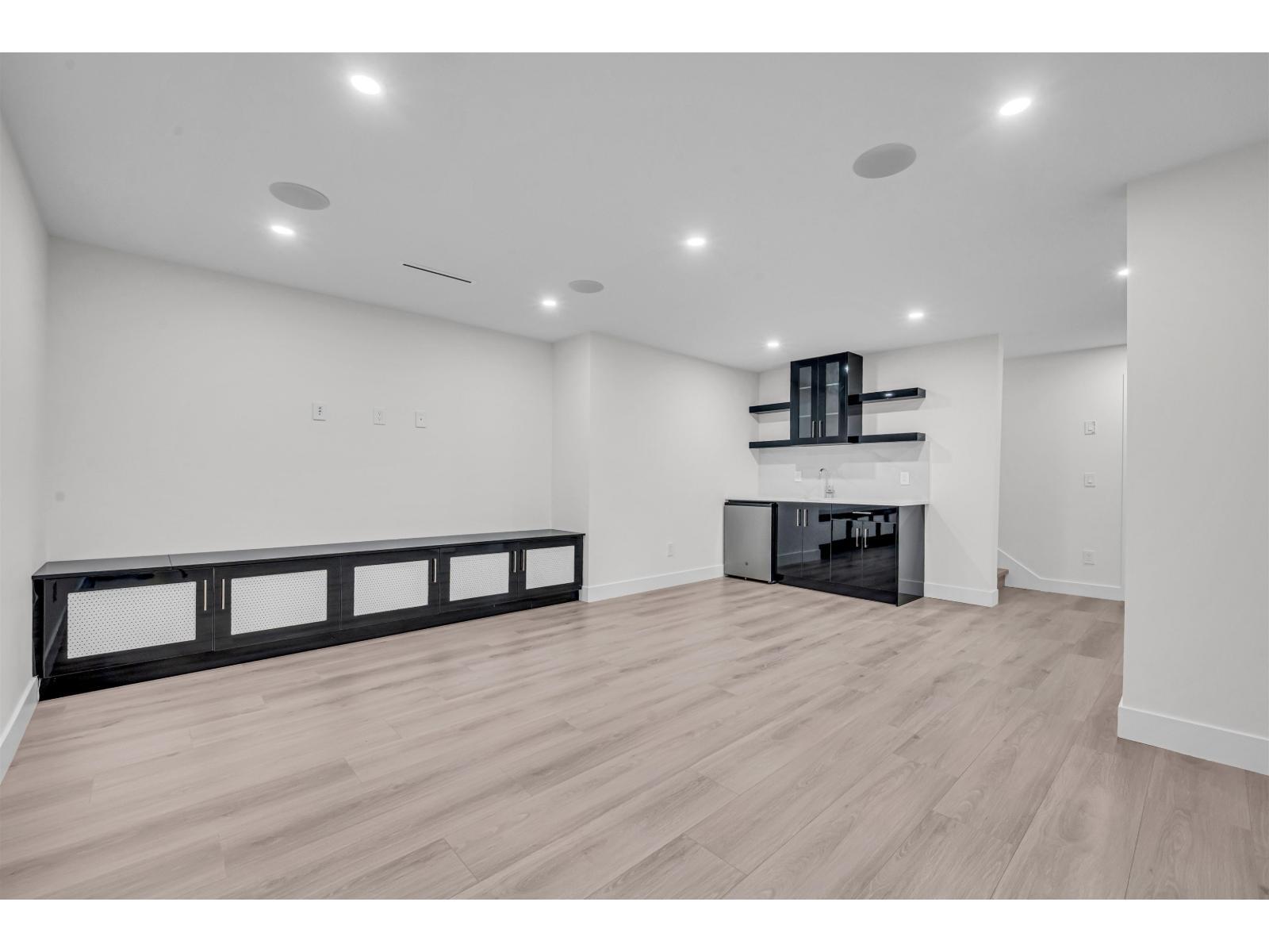 20235 27 Avenue Property Photo 23