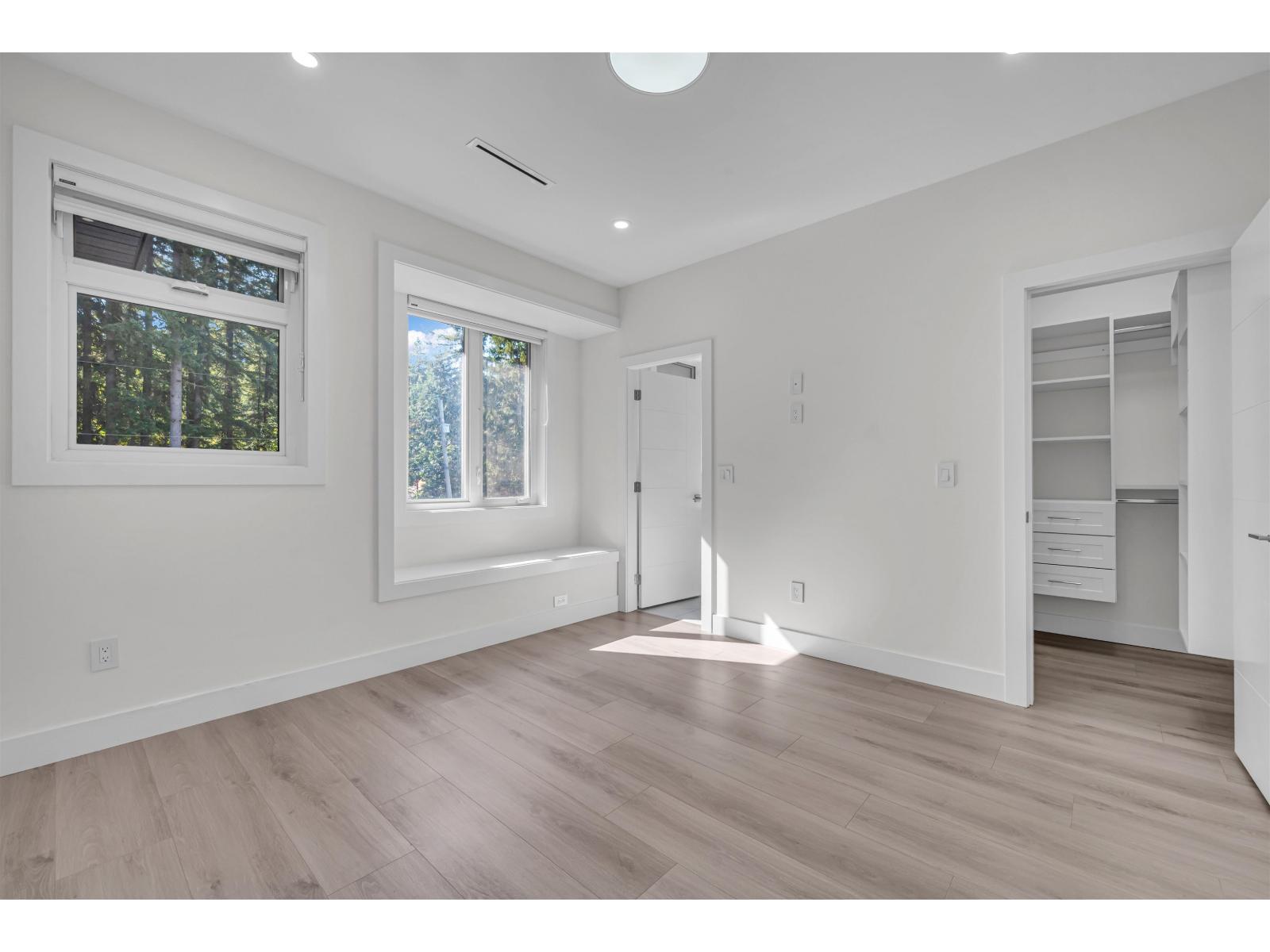 20235 27 Avenue Property Photo 24