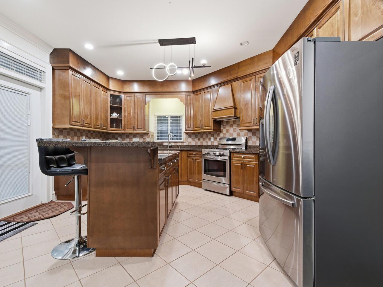 7855 112a Street Property Photo 3