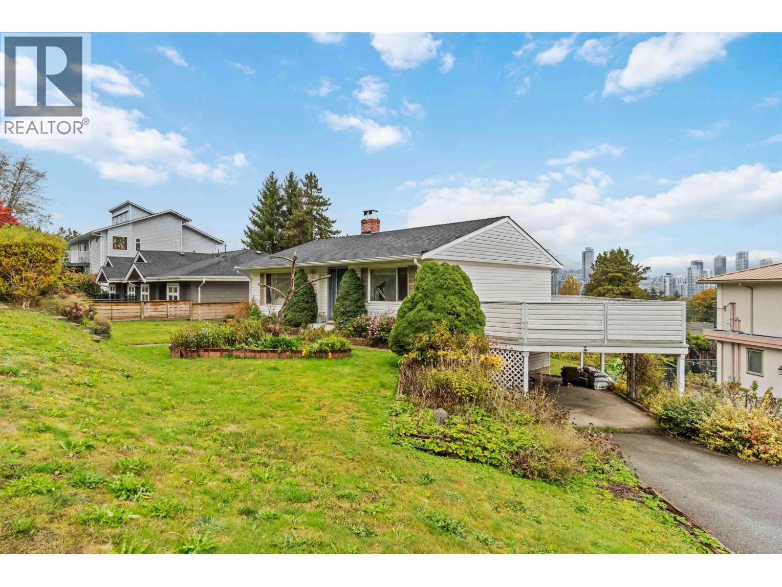 4037 Nithsdale Street Property Photo 2