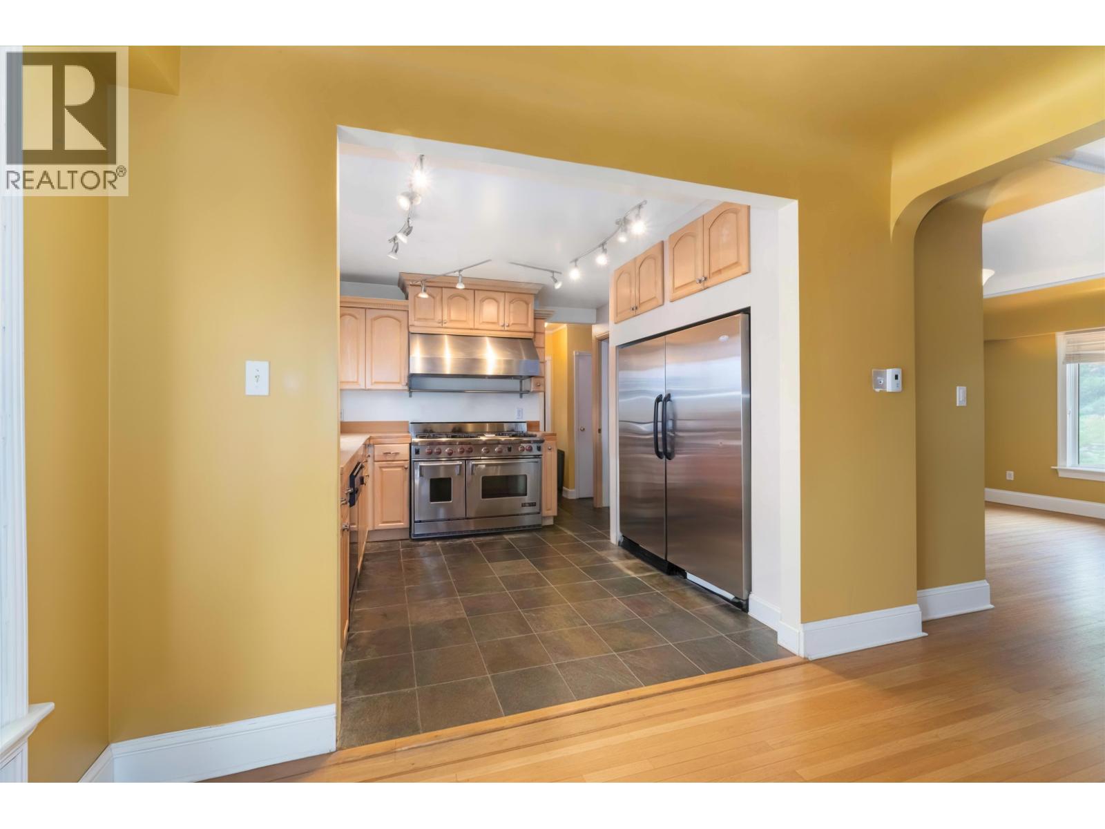 4037 Nithsdale Street Property Photo 12