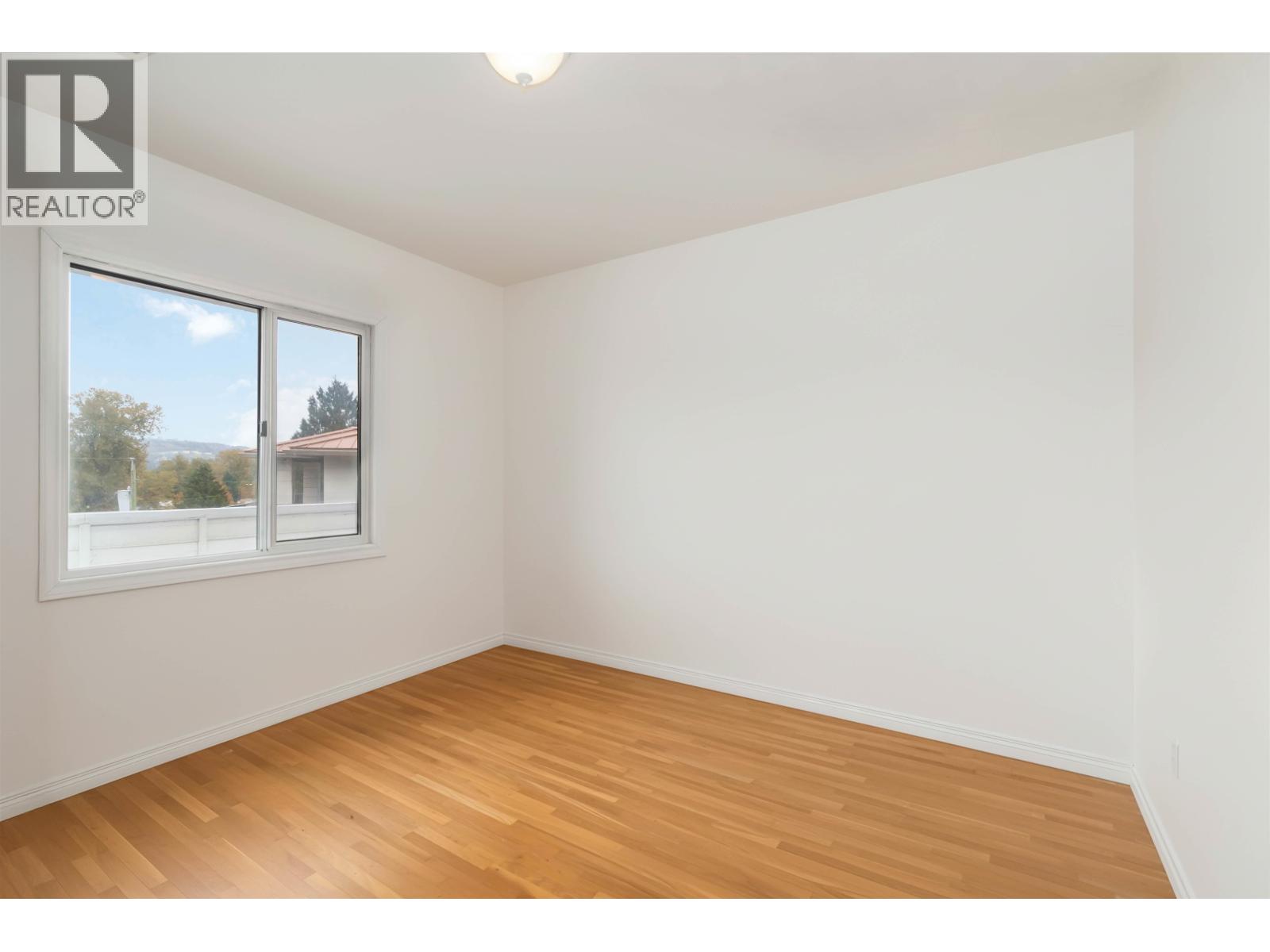 4037 Nithsdale Street Property Photo 21