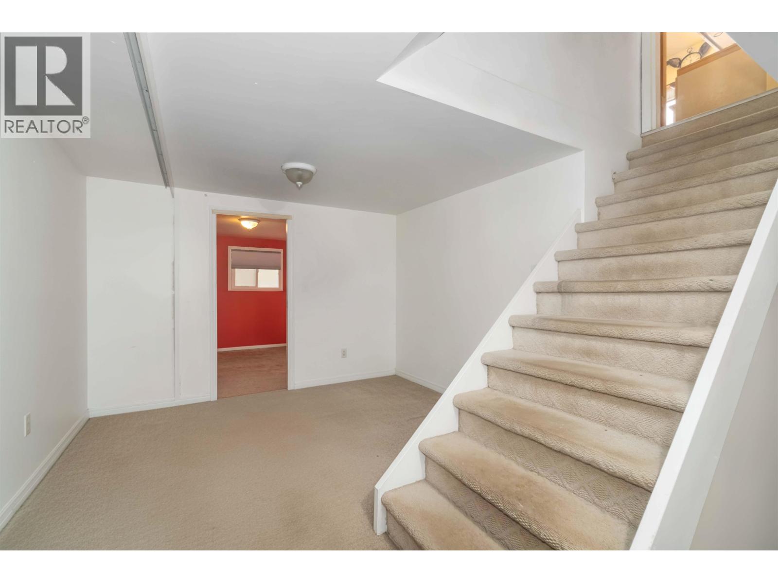 4037 Nithsdale Street Property Photo 24