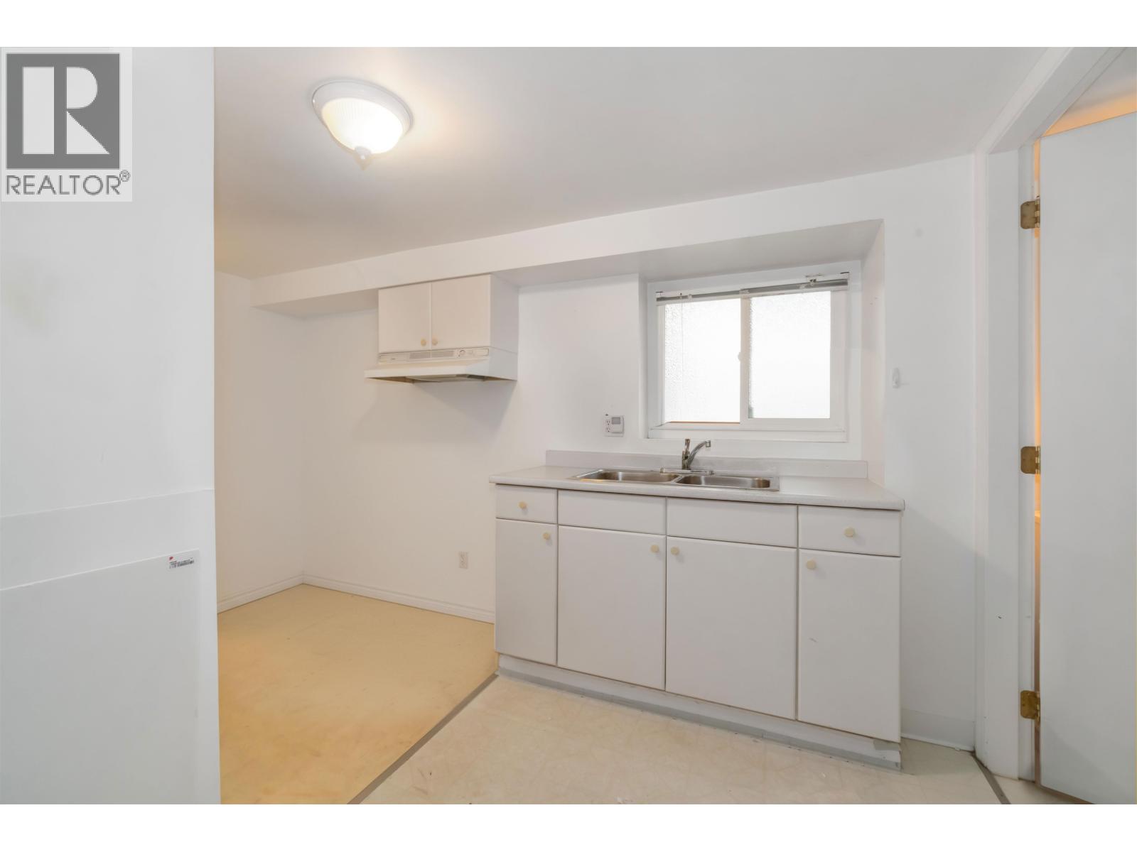 4037 Nithsdale Street Property Photo 27
