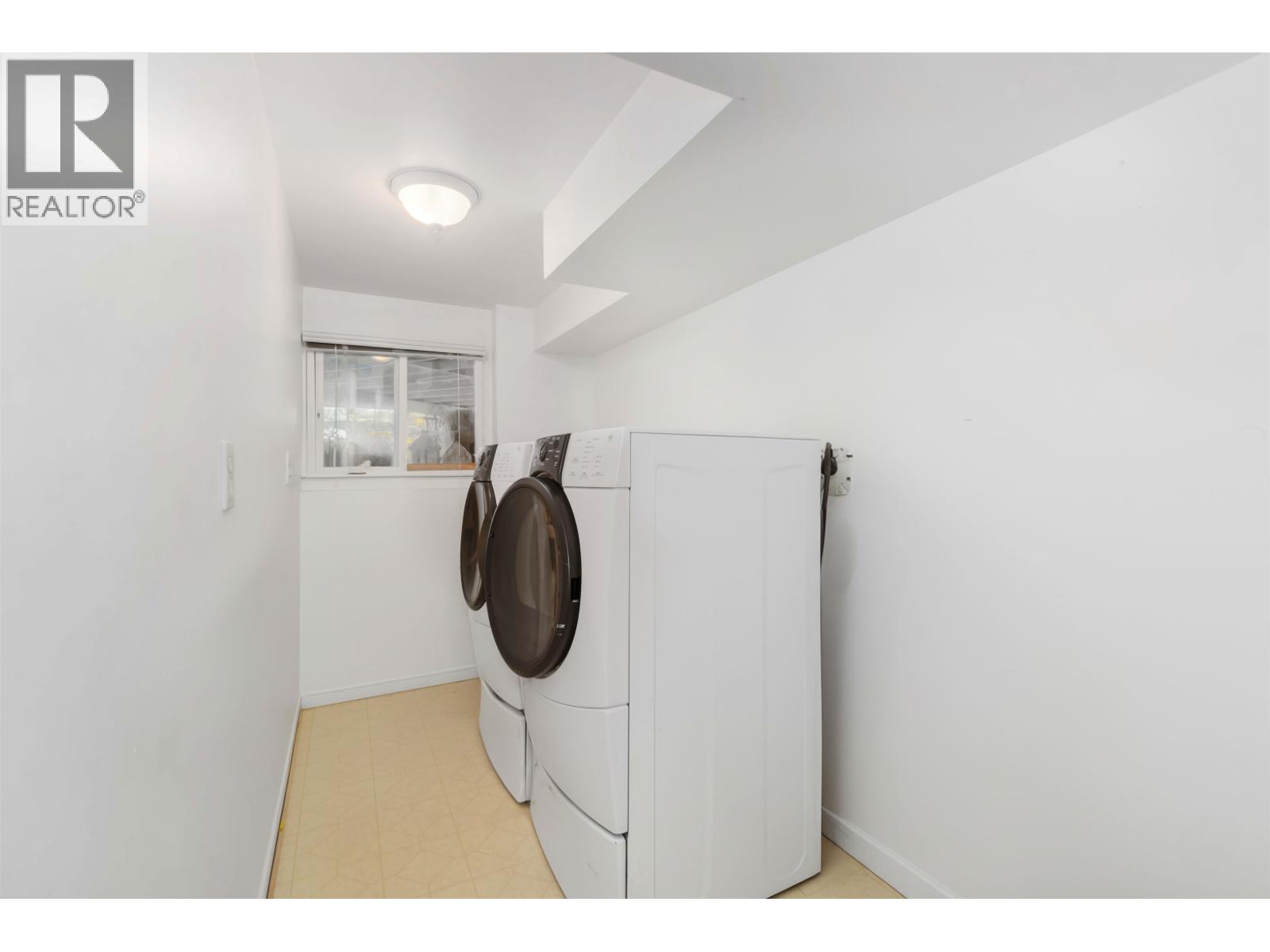 4037 Nithsdale Street Property Photo 28