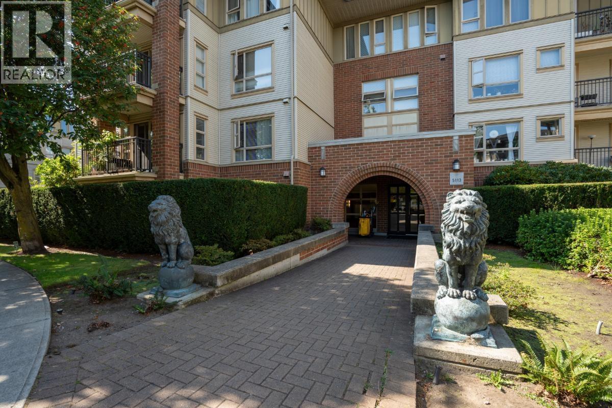 2102 5113 GARDEN CITY ROAD Property Photo 1