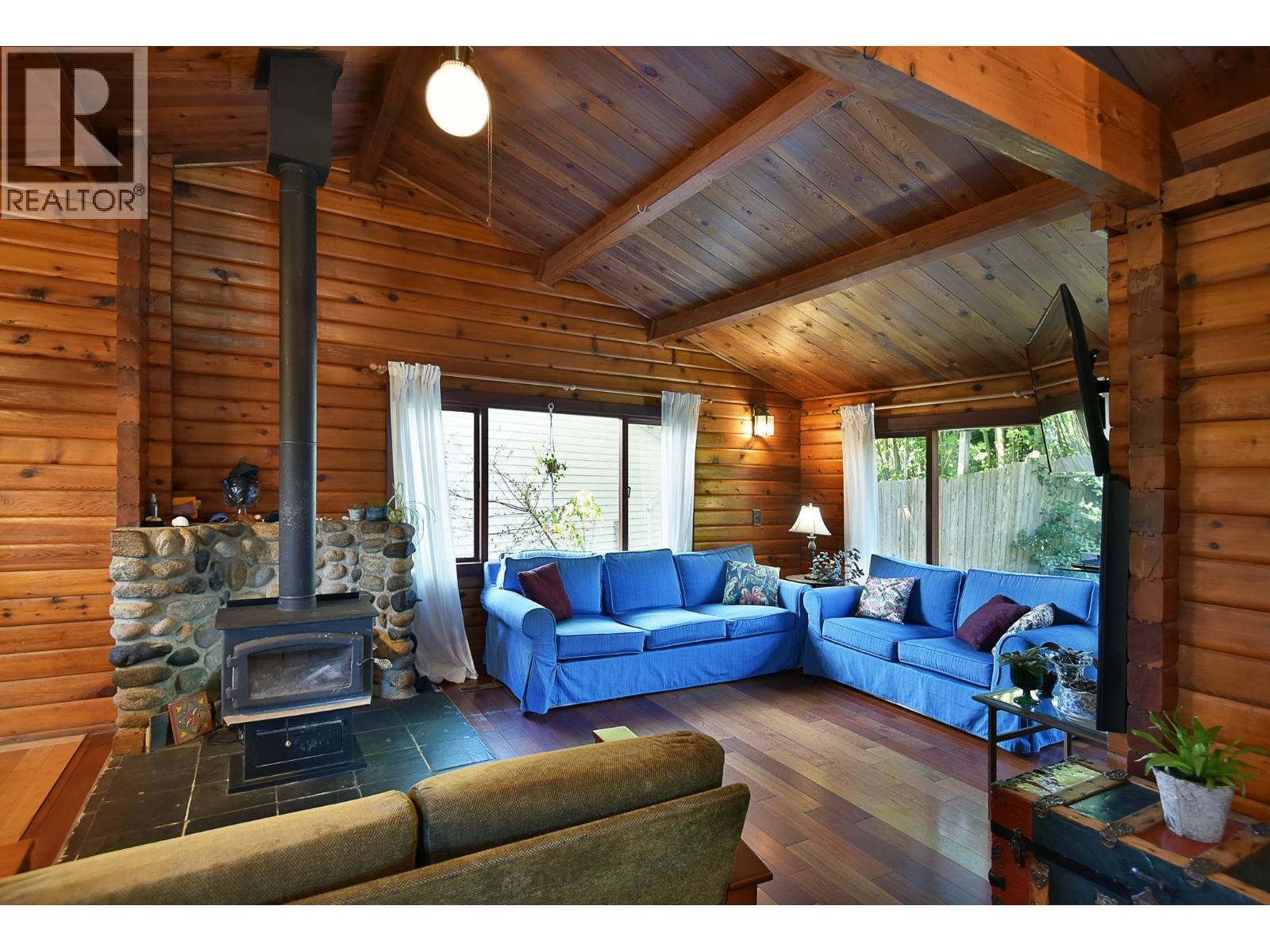 611 GOWER POINT ROAD Property Photo 1