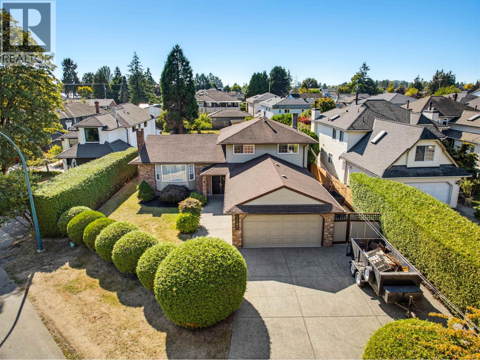 5247 57 Street Property Photo 1