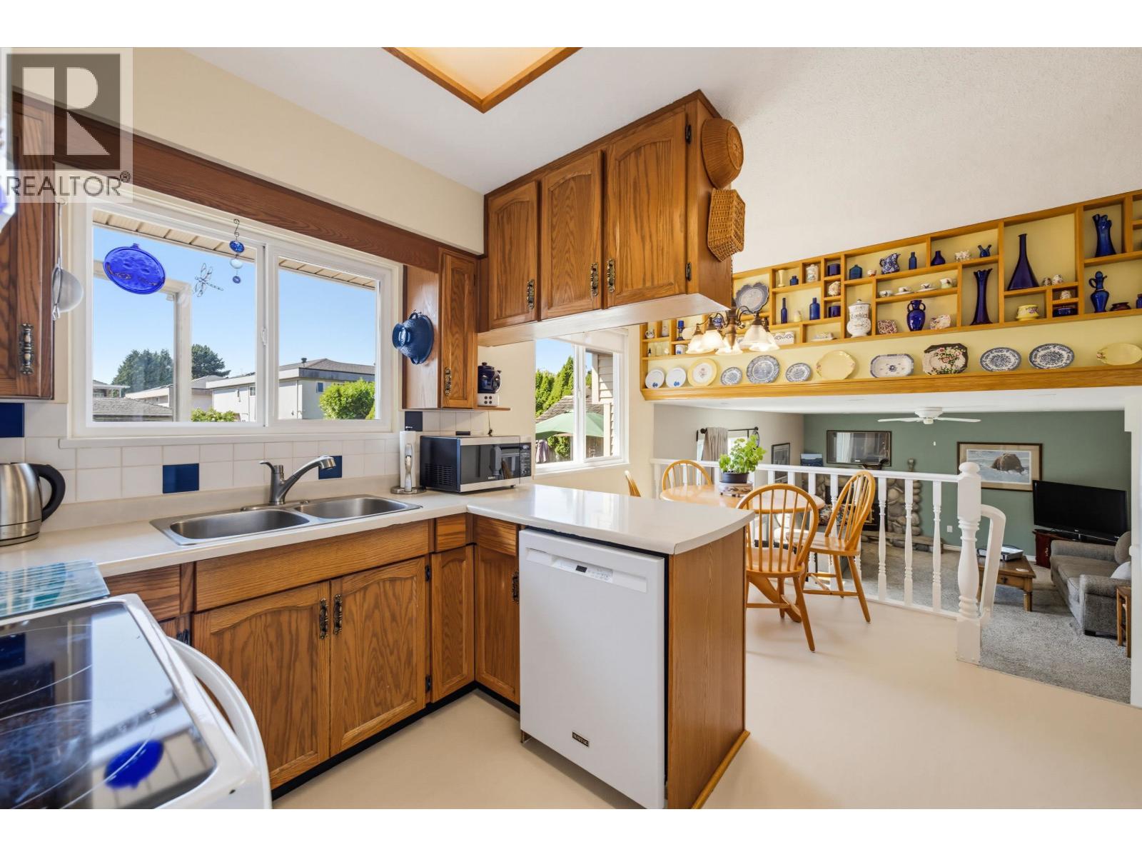 5247 57 Street Property Photo 10