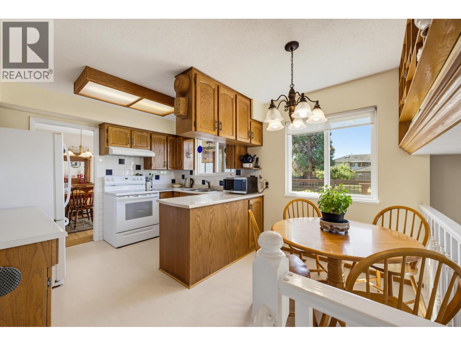 5247 57 Street Property Photo 13