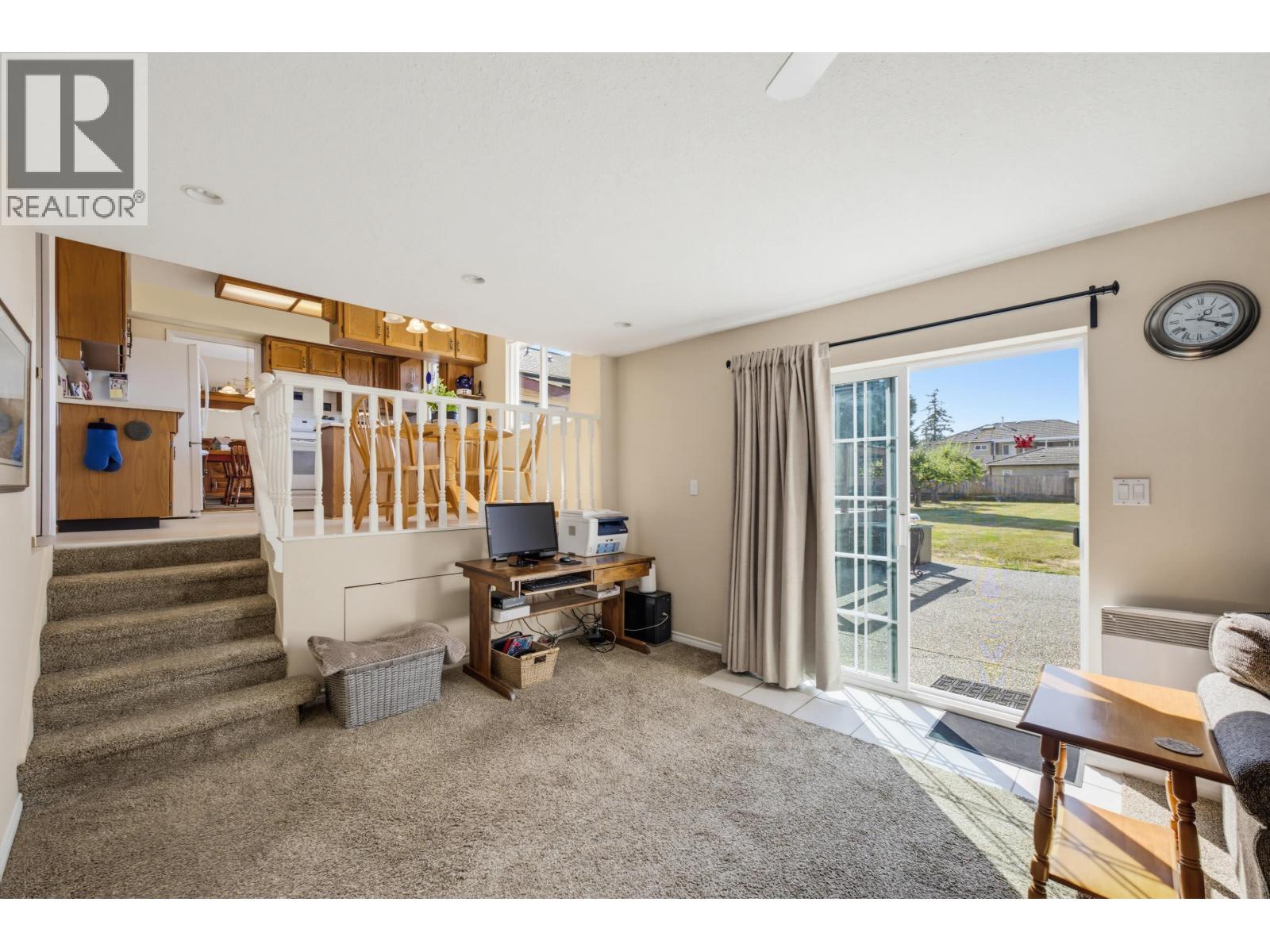 5247 57 Street Property Photo 16