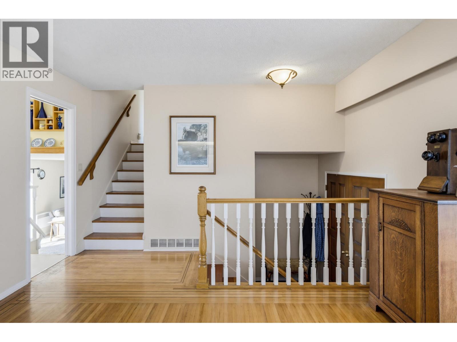 5247 57 Street Property Photo 18