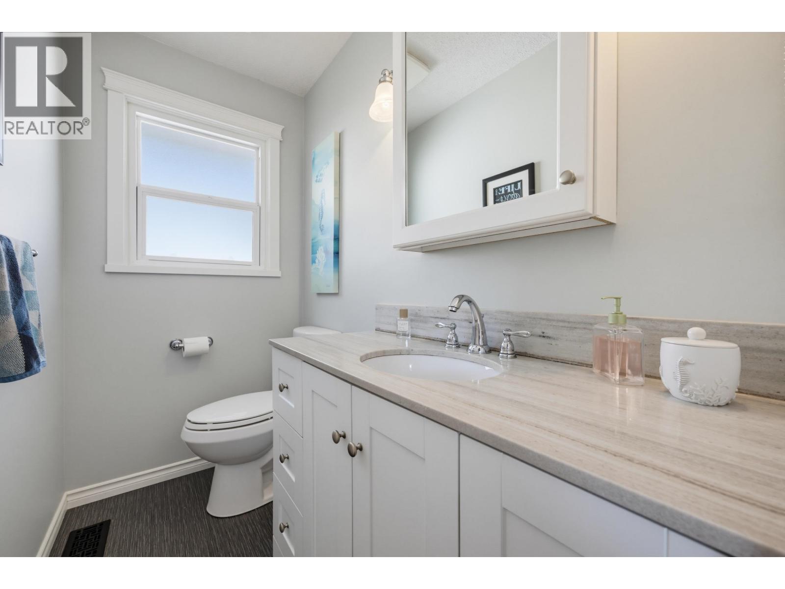 5247 57 Street Property Photo 20