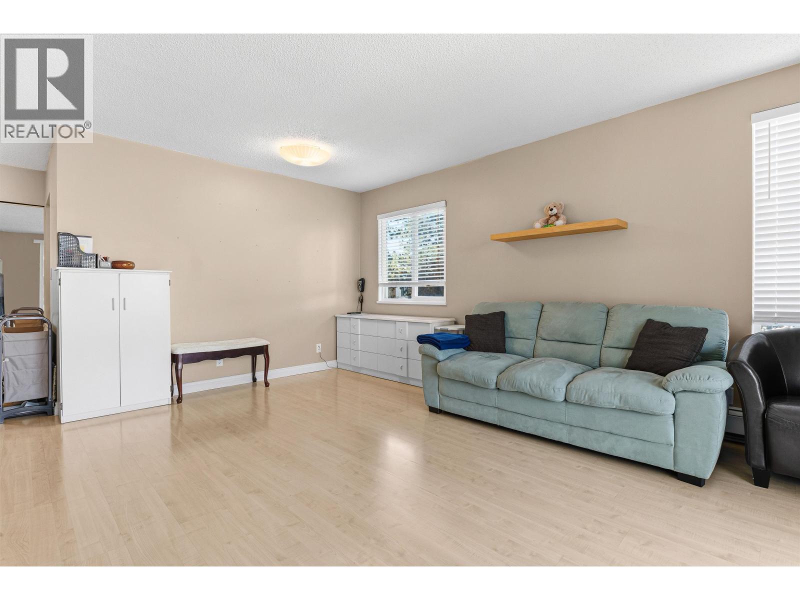 302 8870 Citation Drive Property Photo 4