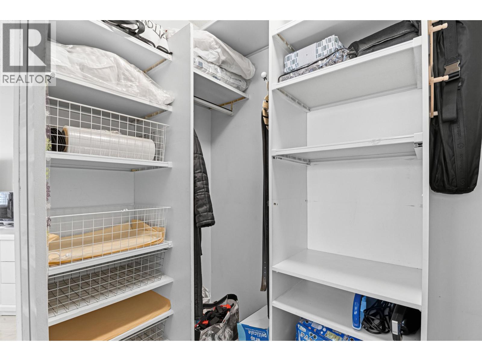 302 8870 Citation Drive Property Photo 7