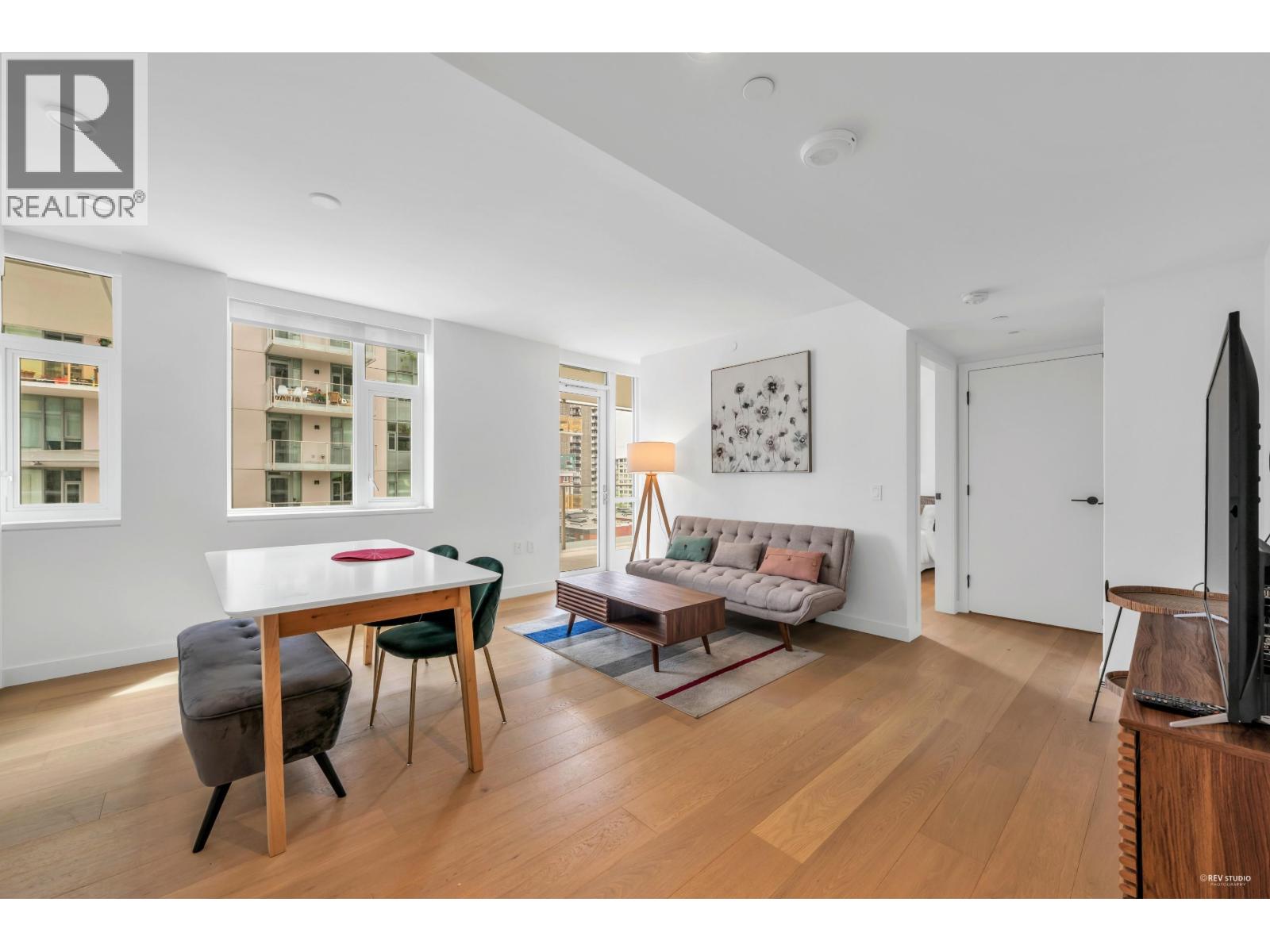 906 1180 Broughton Street Property Photo 3