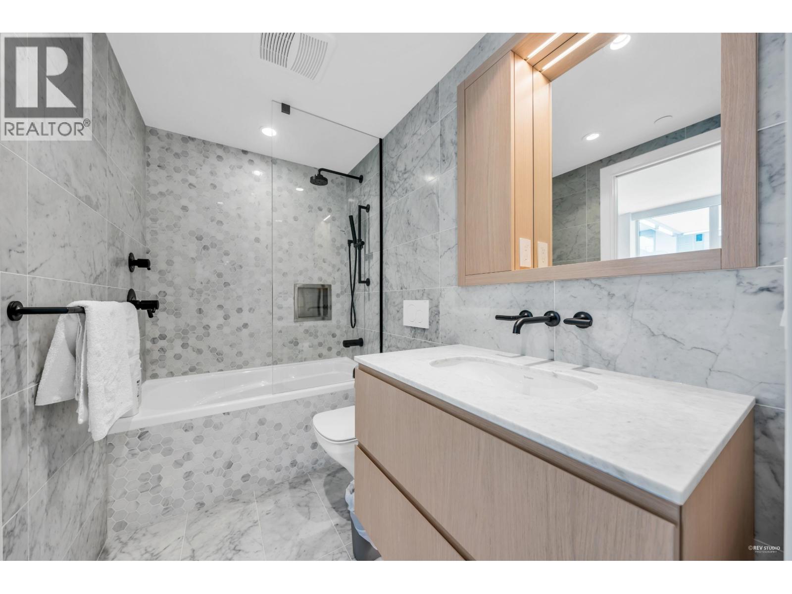 906 1180 Broughton Street Property Photo 14