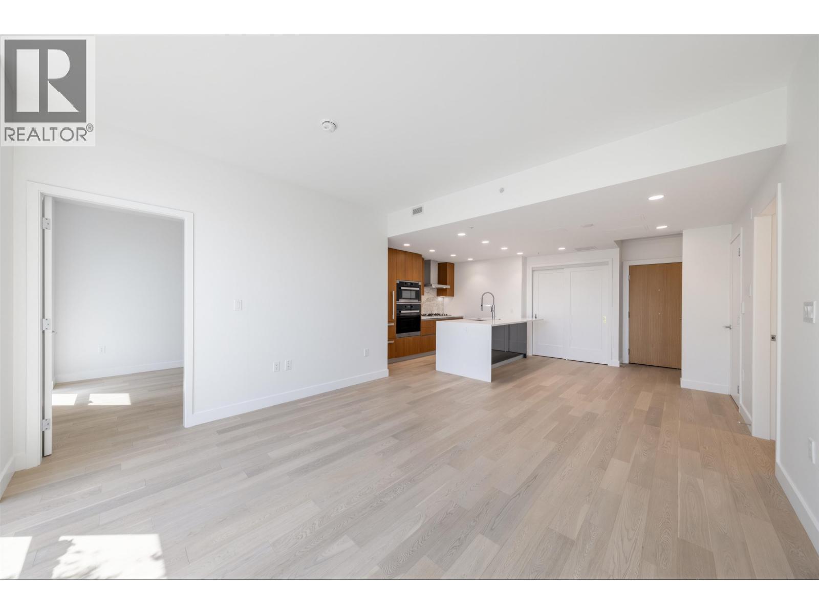 403 2888 Arbutus Street Property Photo 5