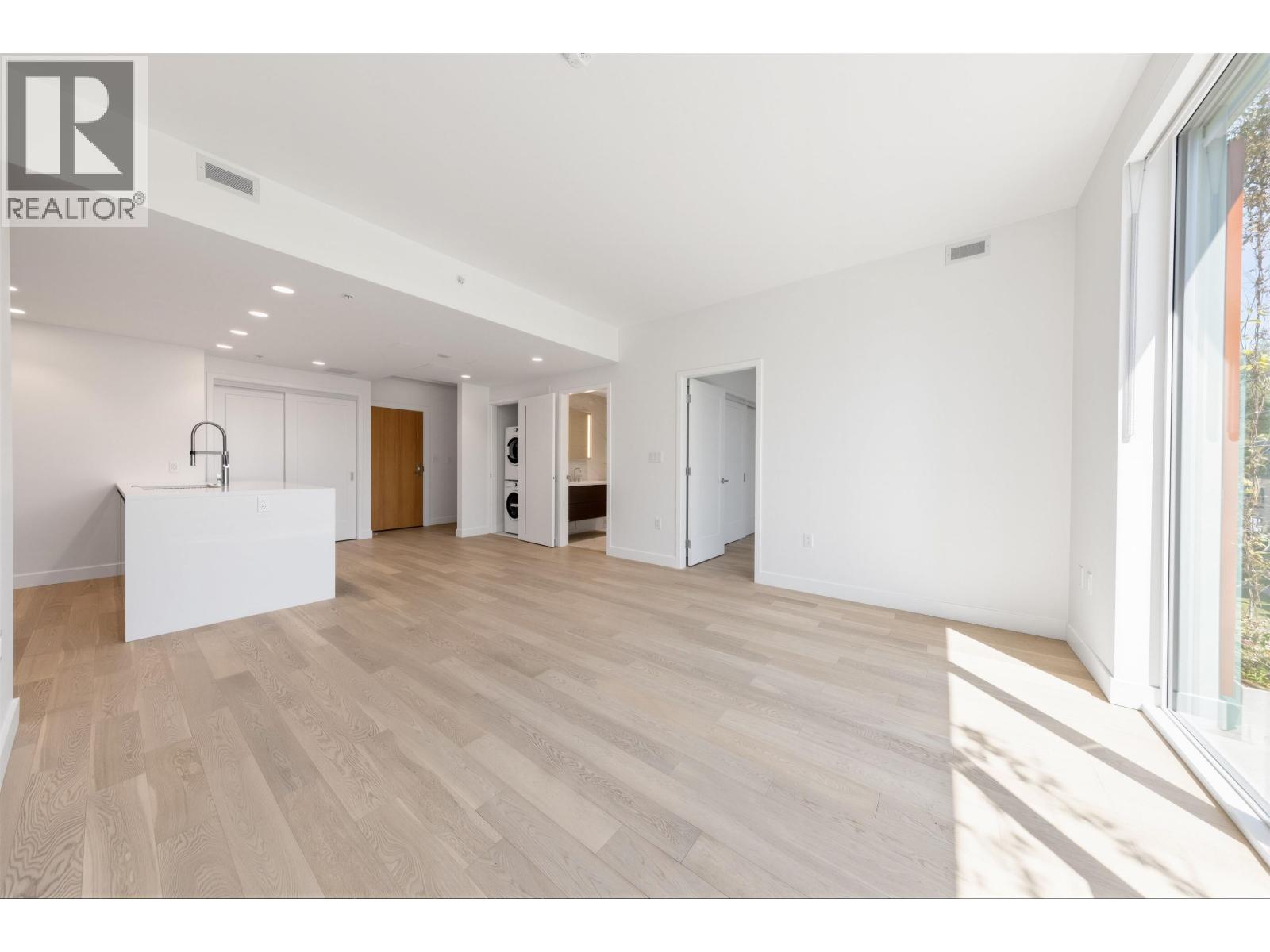 403 2888 Arbutus Street Property Photo 6