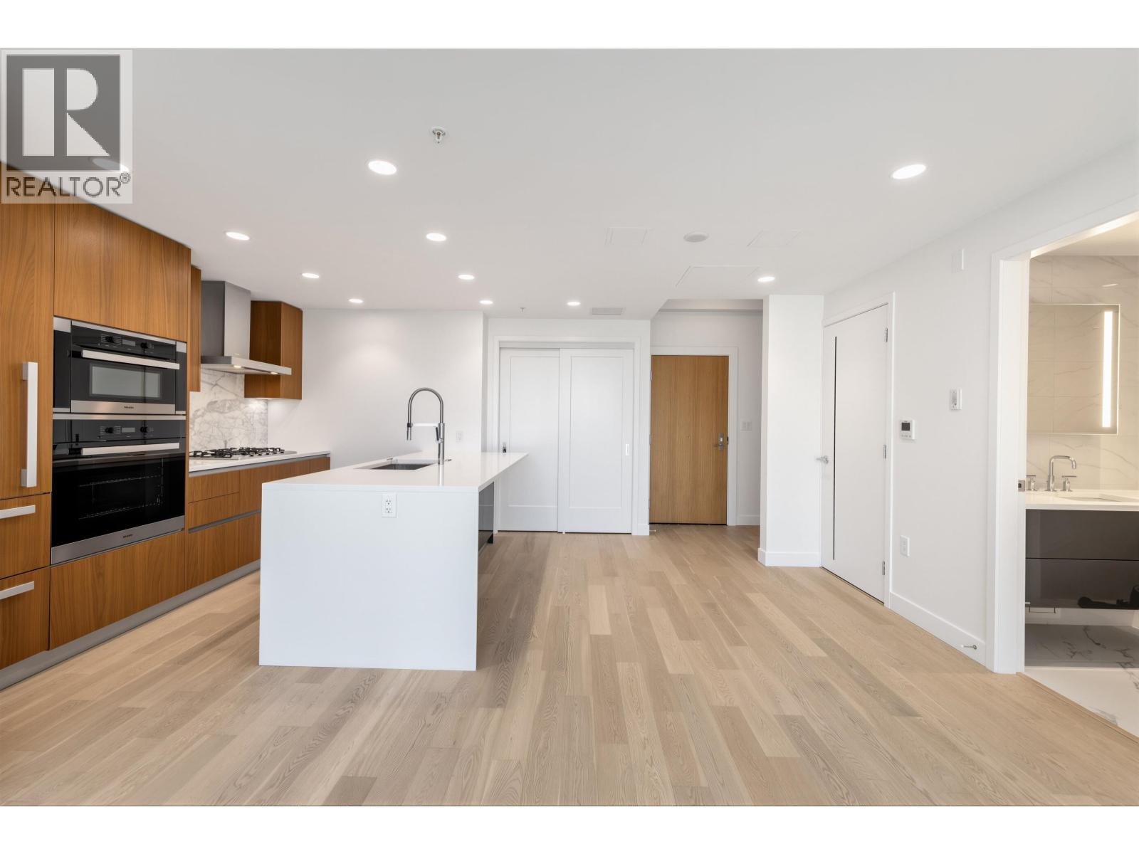 403 2888 Arbutus Street Property Photo 15