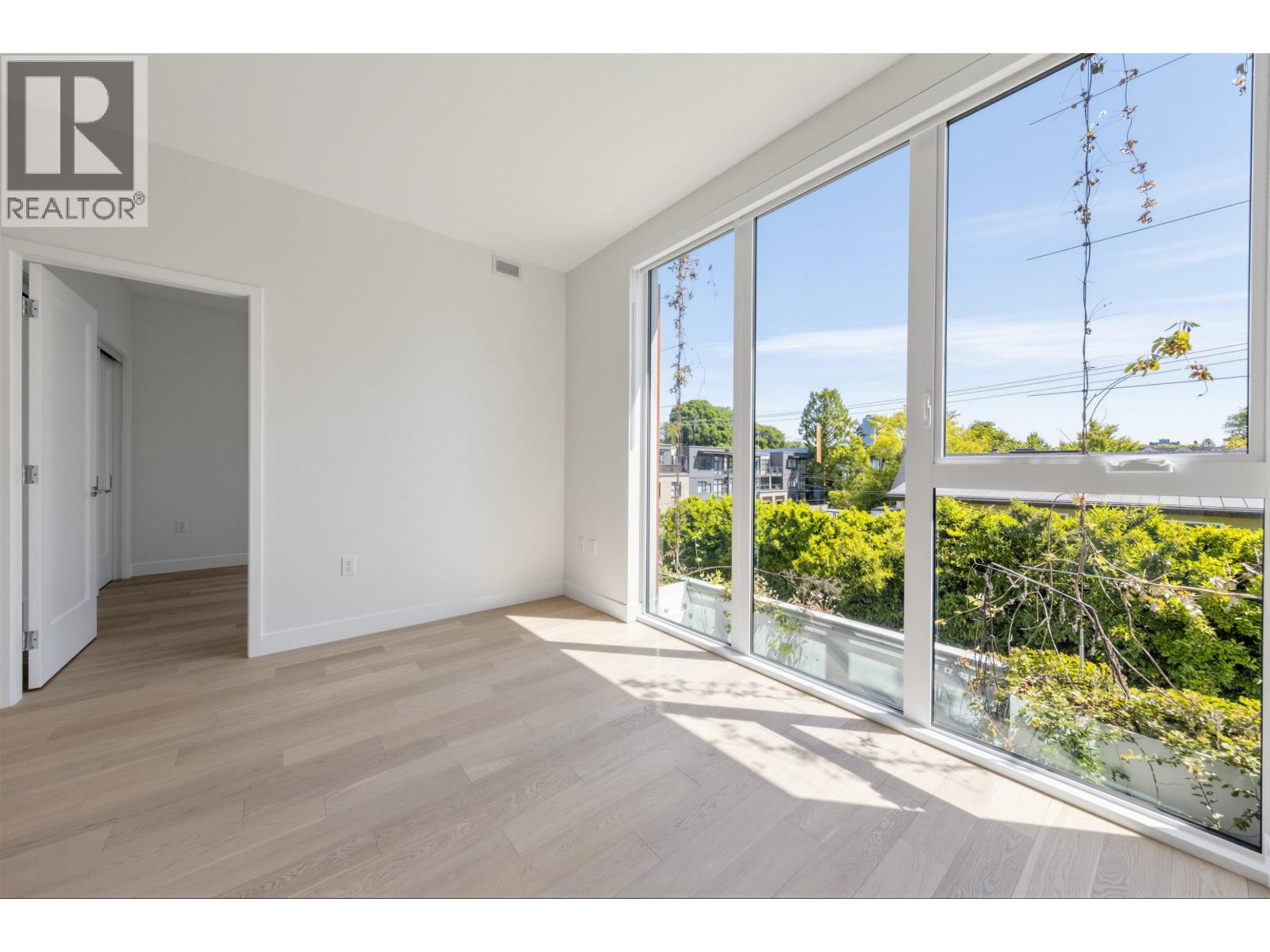 403 2888 Arbutus Street Property Photo 16