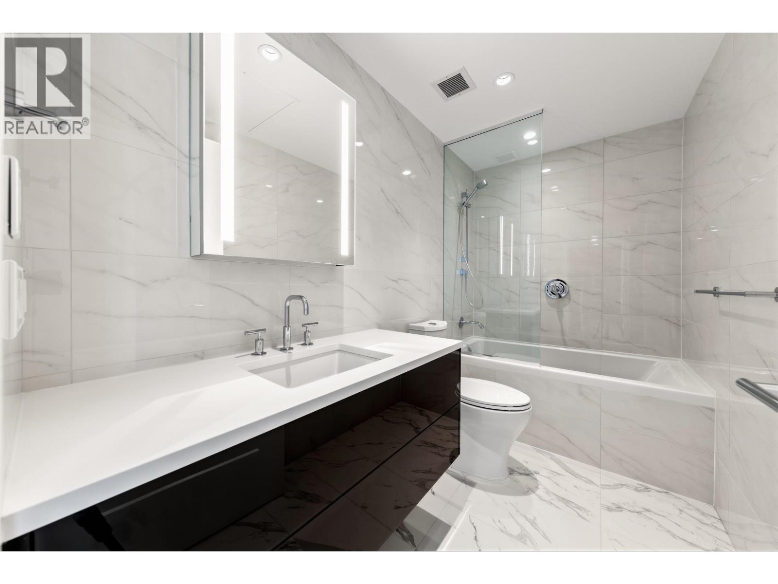 403 2888 Arbutus Street Property Photo 21