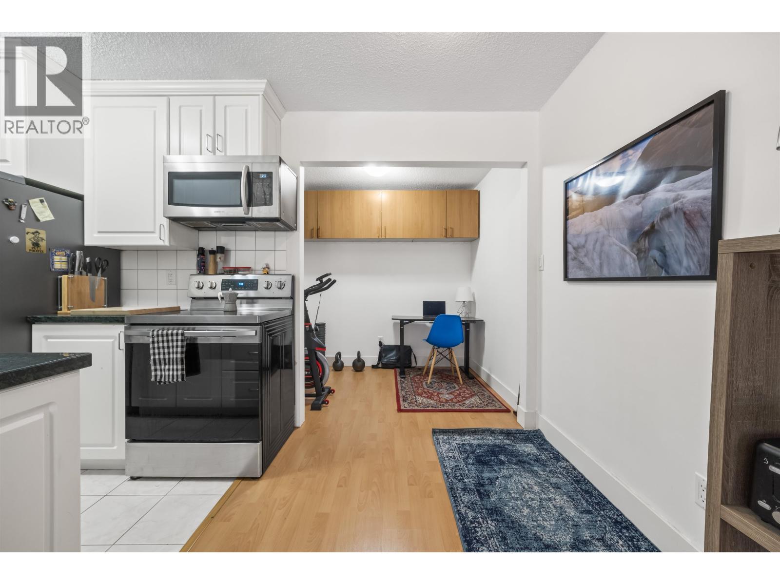115 170 E 3rd Street Property Photo 8