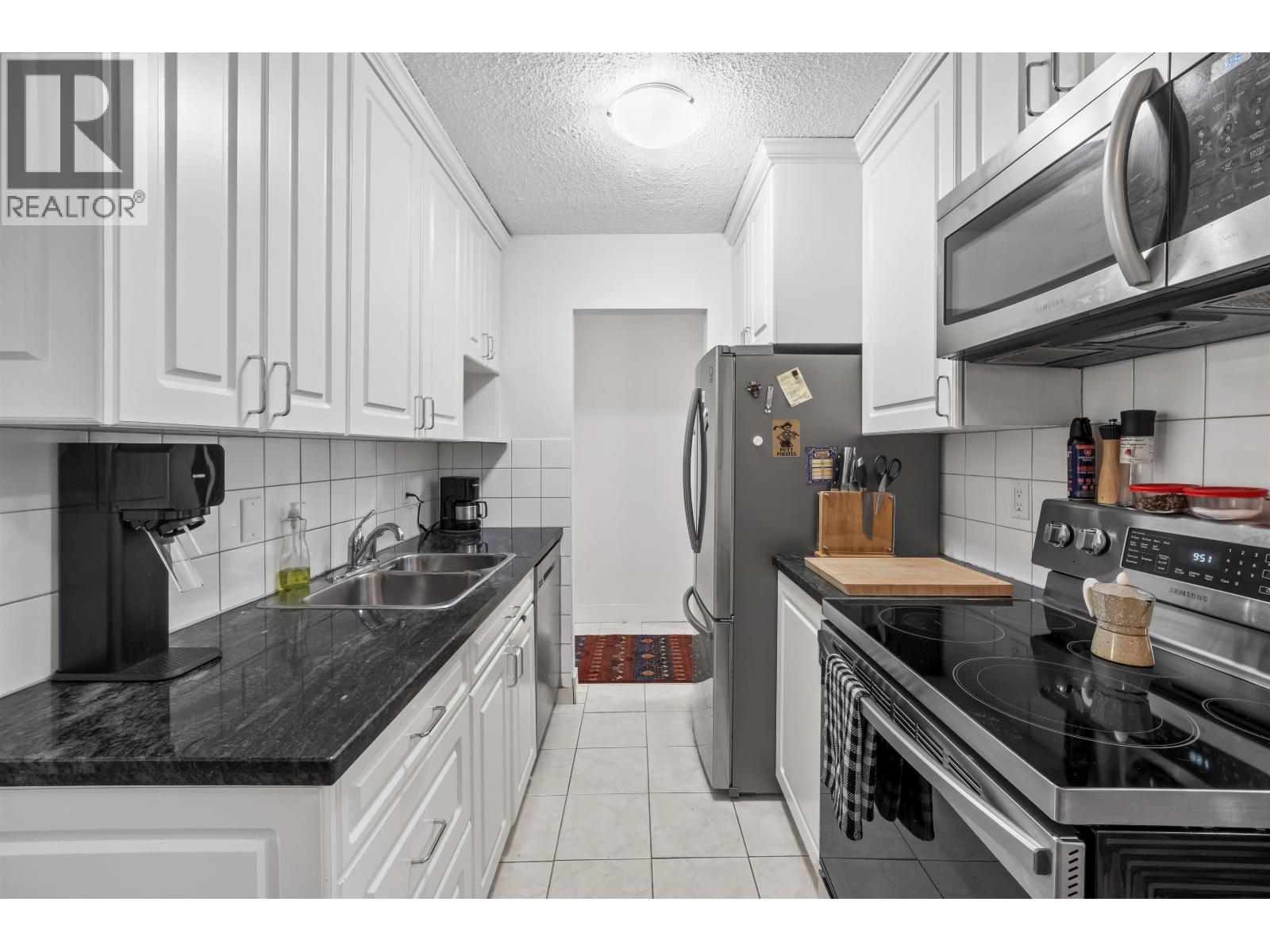 115 170 E 3rd Street Property Photo 10