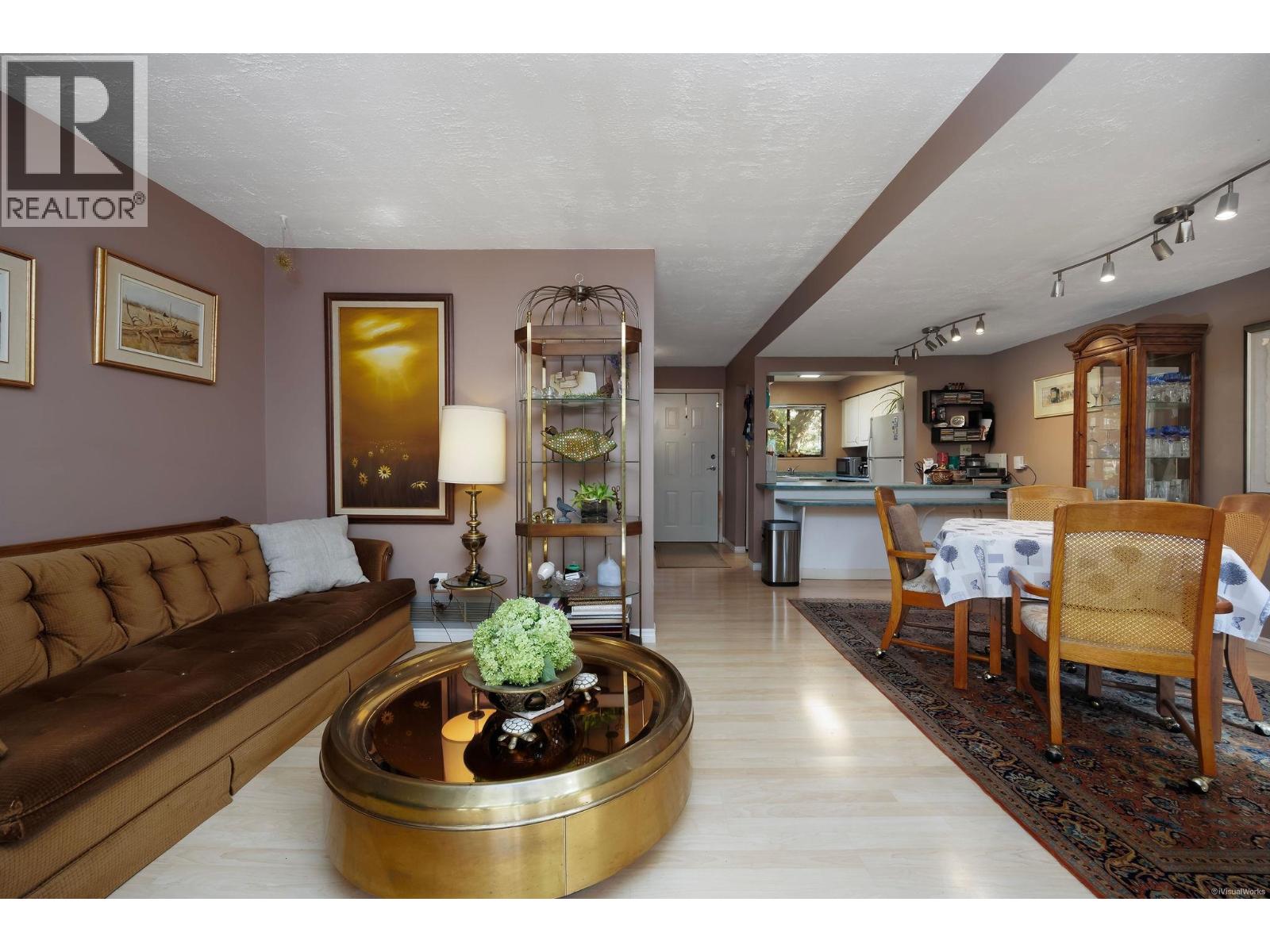 21 1174 Inlet Street Property Photo 4