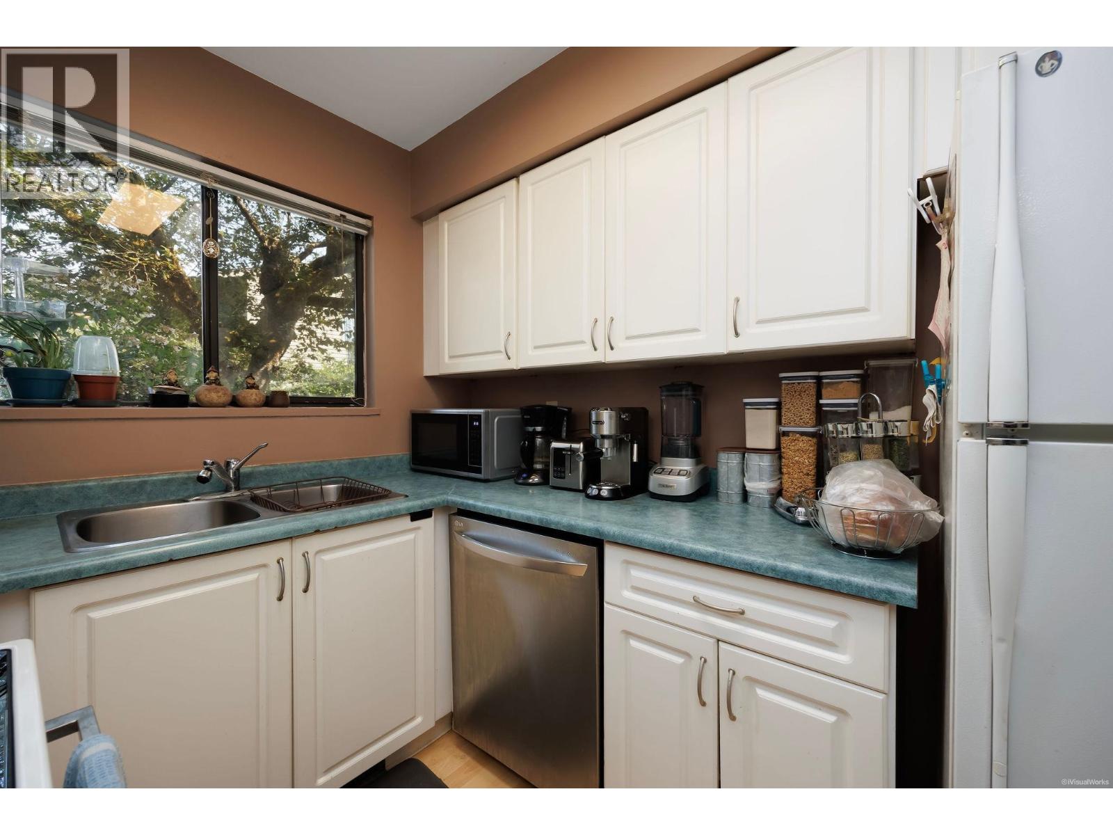 21 1174 Inlet Street Property Photo 10