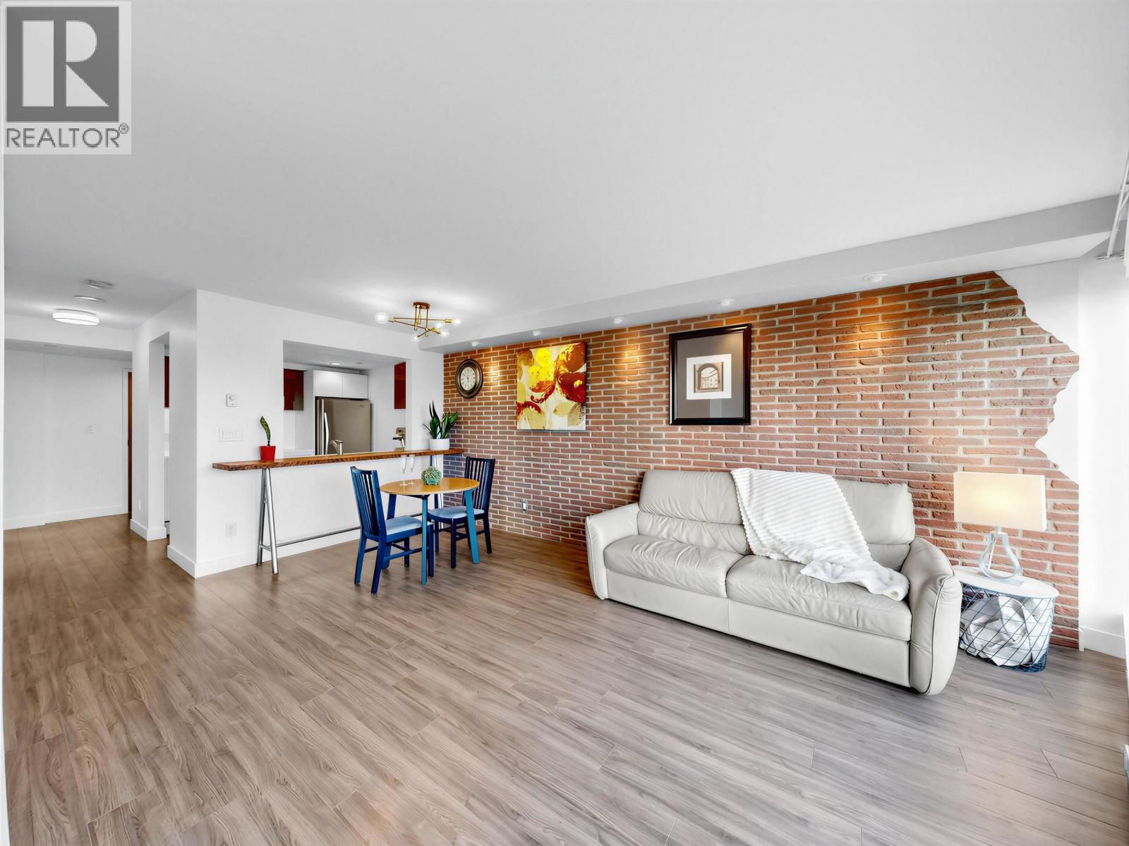 1904 1323 Homer Street Property Photo 9