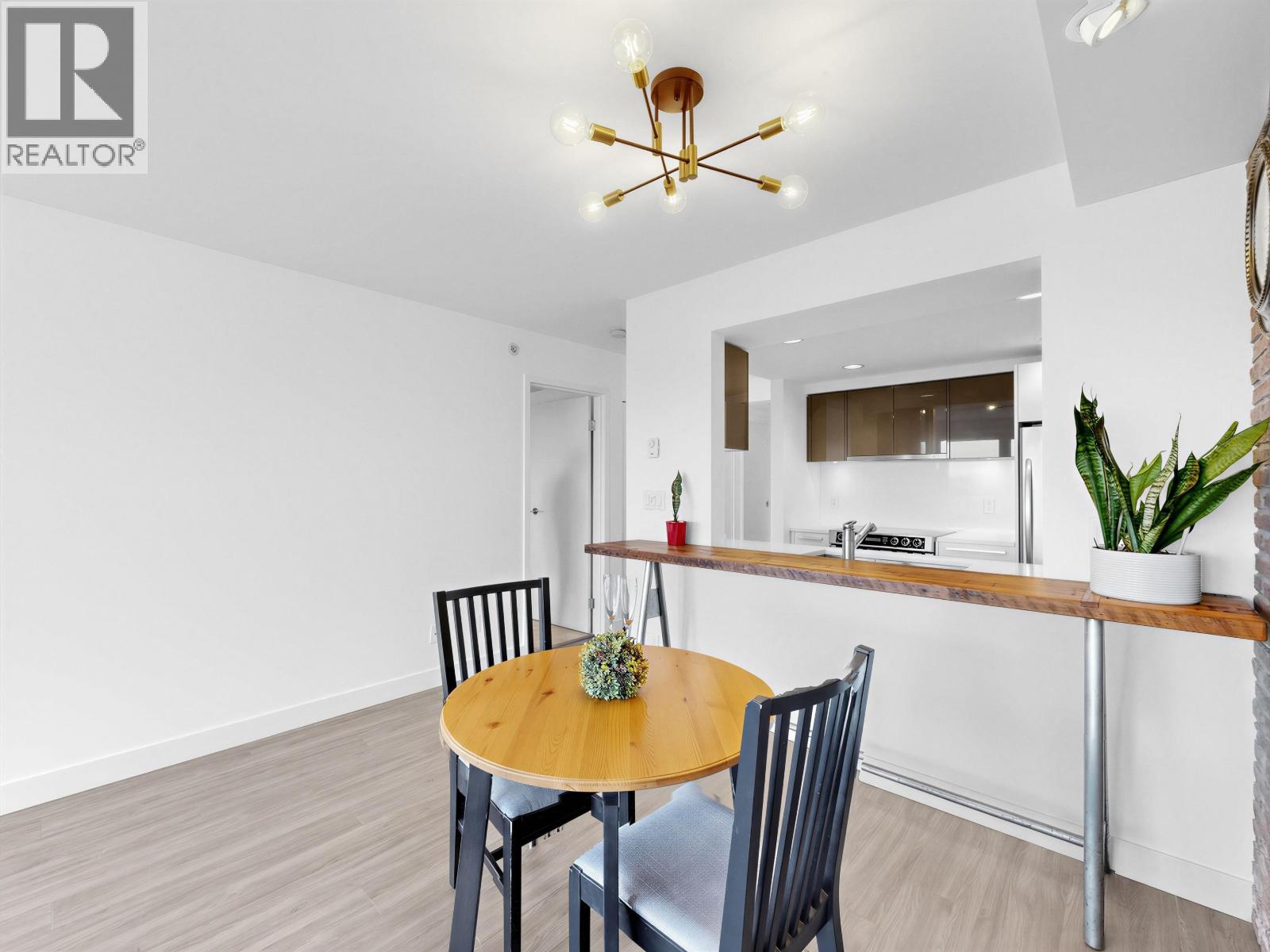 1904 1323 Homer Street Property Photo 13