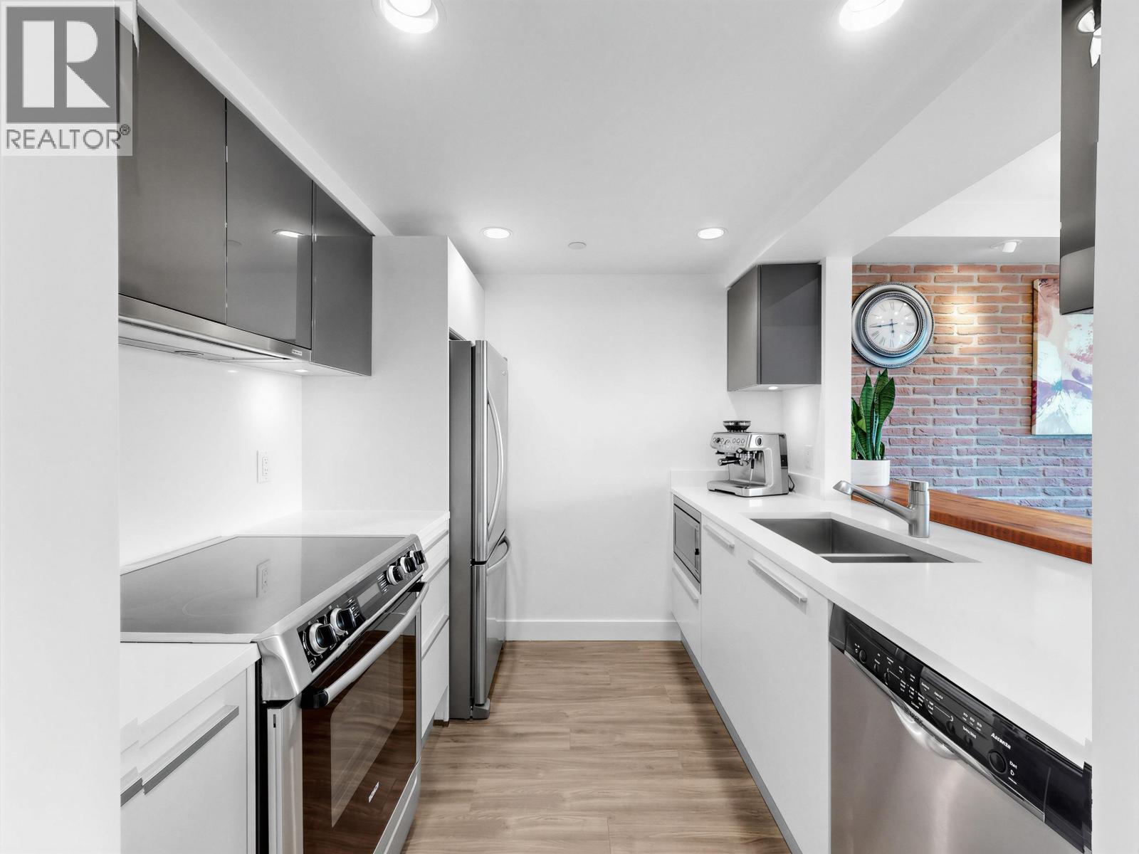 1904 1323 Homer Street Property Photo 18