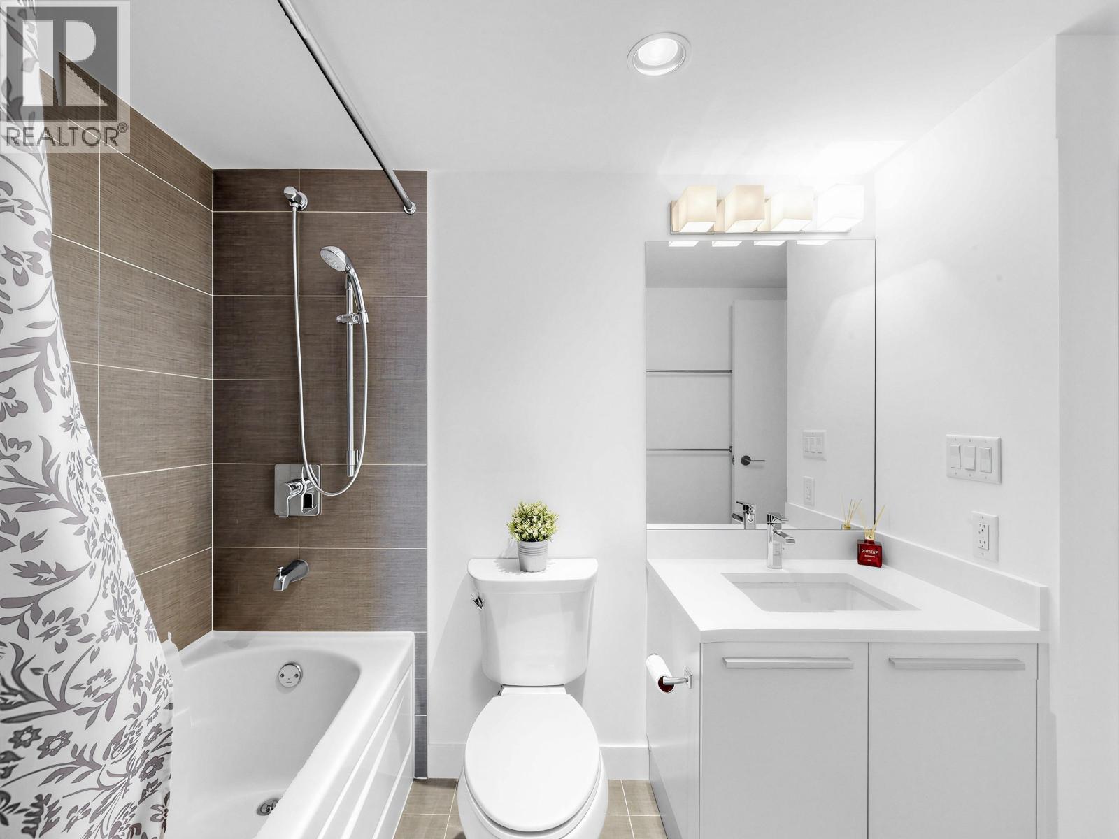 1904 1323 Homer Street Property Photo 25