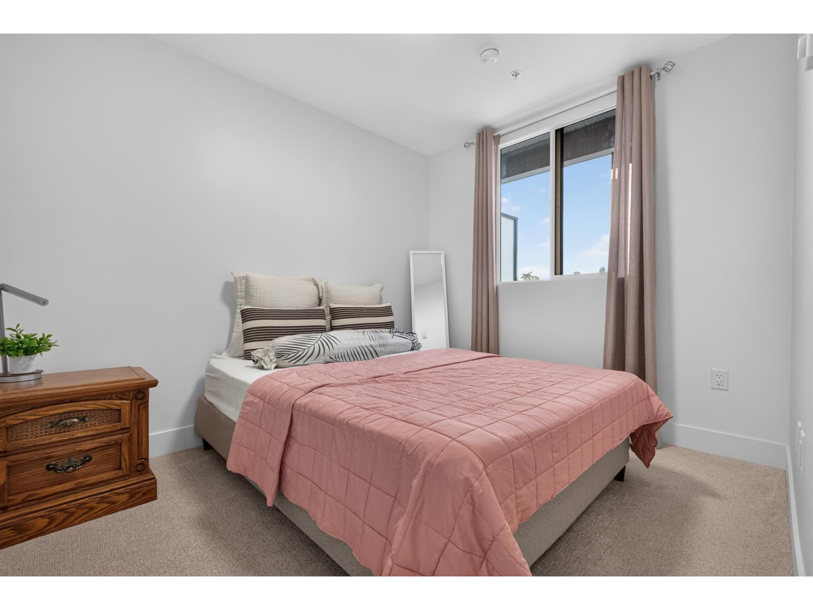 224 20769 Fraser Highway Property Photo 10