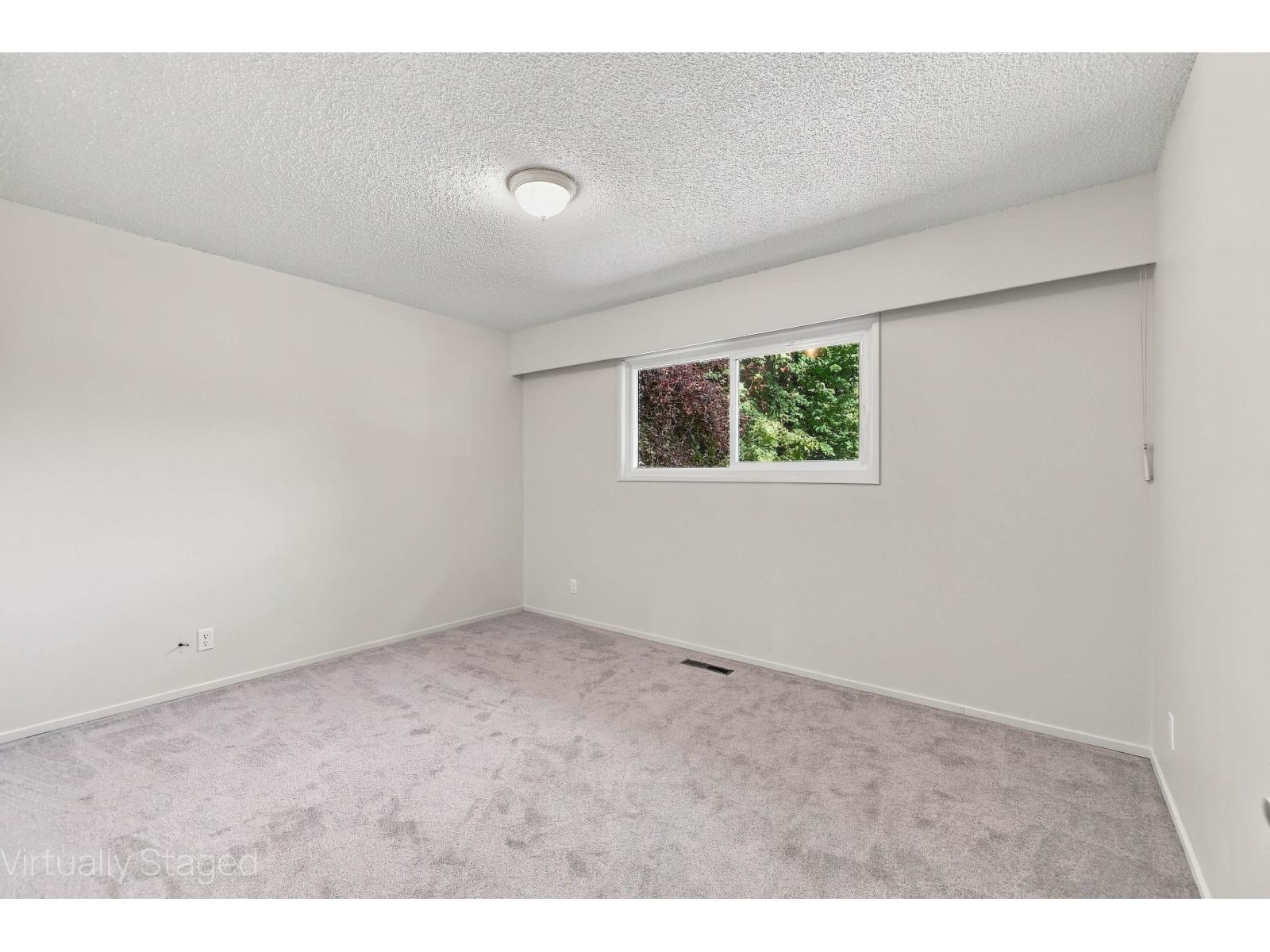 10128 Shamrock Drive Property Photo 16