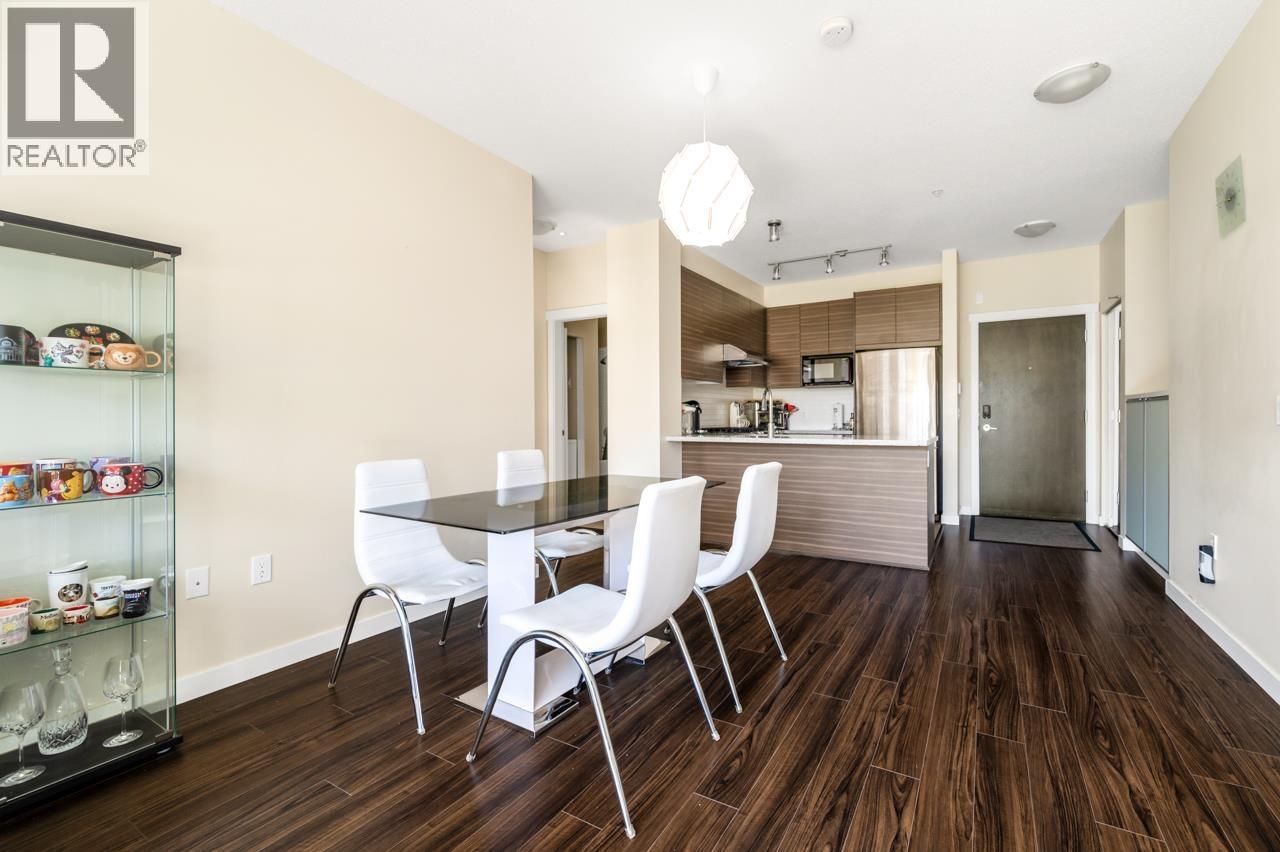 237 9399 Odlin Road Property Photo 4
