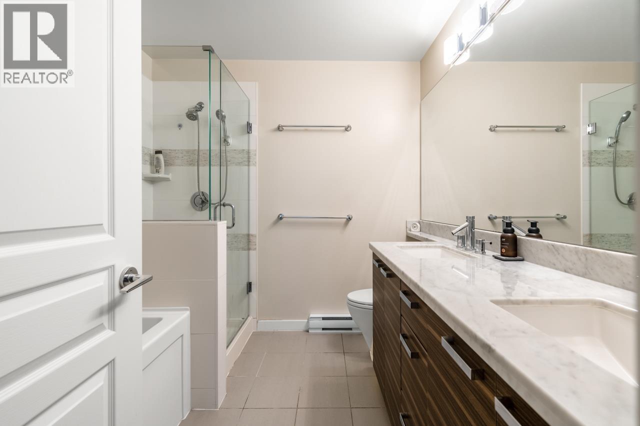 237 9399 Odlin Road Property Photo 15